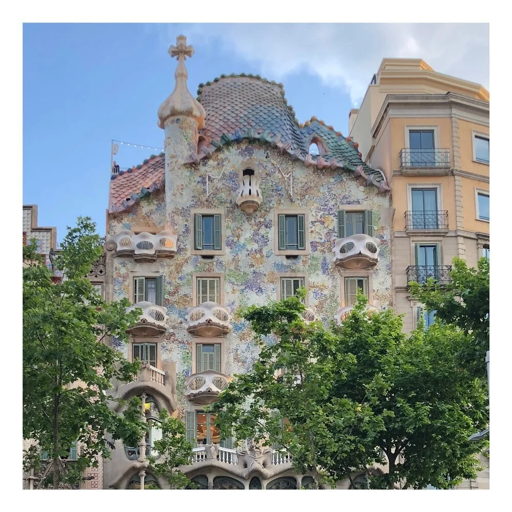 📍 Casa Battl&oacute; by Gaud&iacute;, Barcelona, Spain

.

#spain #espana #barca #barcelona #barcelonacity #barcelonaspain #spain🇪🇸 #gaudi #casabatllo #travel #travelgram #welltraveled #thewelltraveled