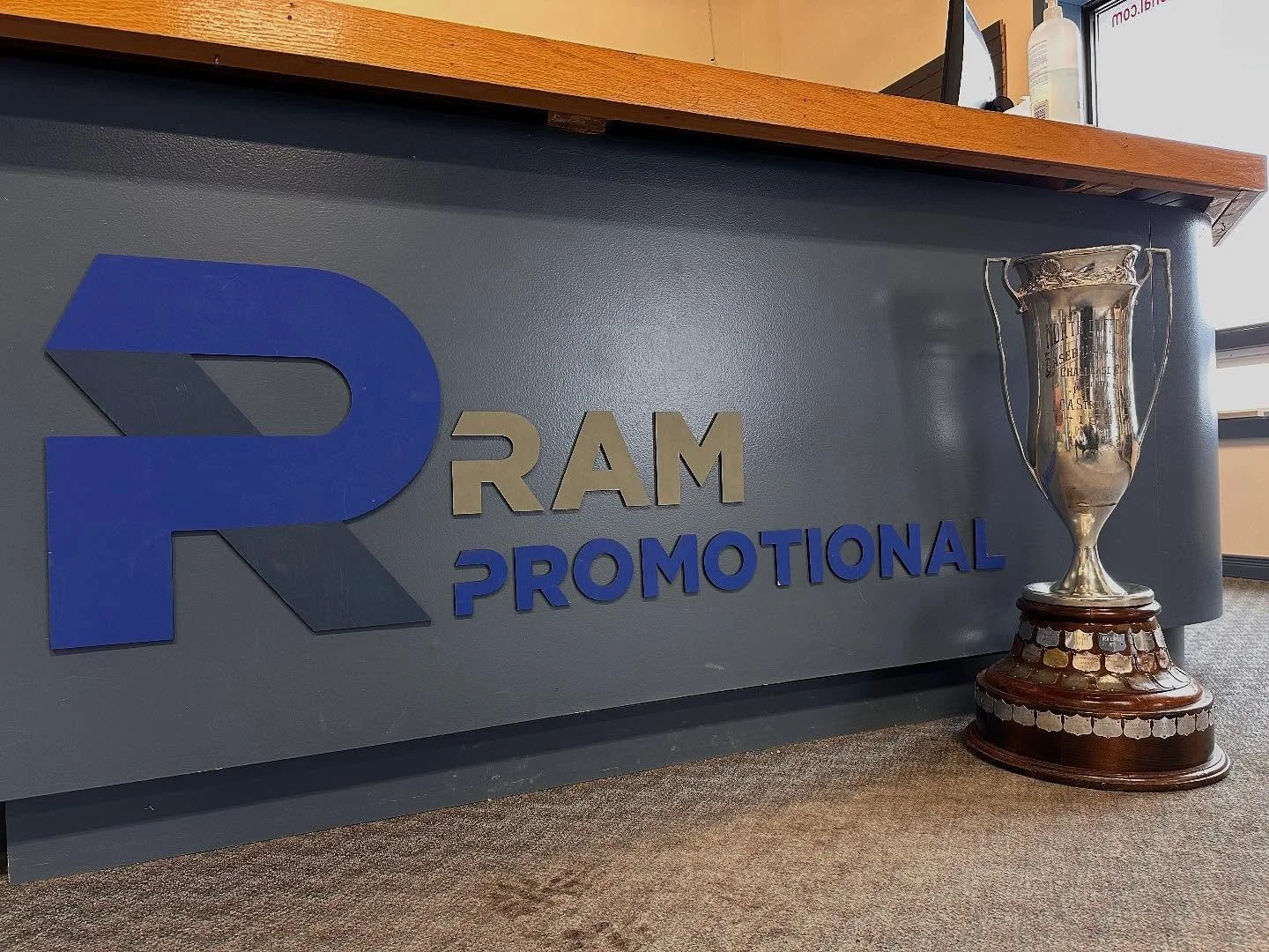 An impressive well travelled cup! ⚾️🏆 North Dufferin Baseball League 🏆⚾️ 1931
#engraving #baseball #trophy