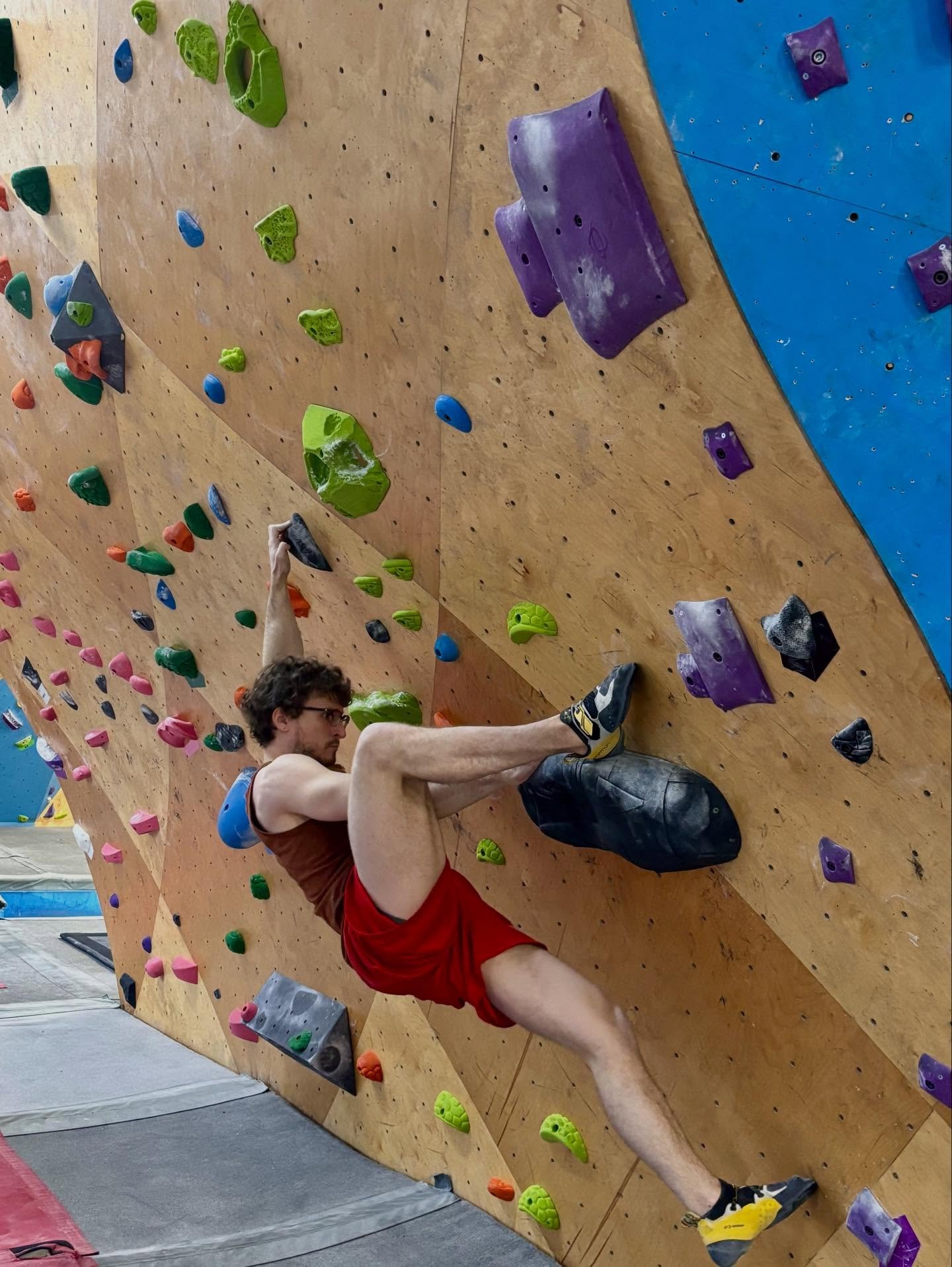 That S wall reset has us feeling some type of way 🤩🤩
Some swing by and see what all the hype&rsquo;s about!!

While you&rsquo;re here, check out our Holiday Sale!! 🎄 BOGO Day Passes and Climbing 101 and a special $50 membership deal!!

We&rsquo;ve