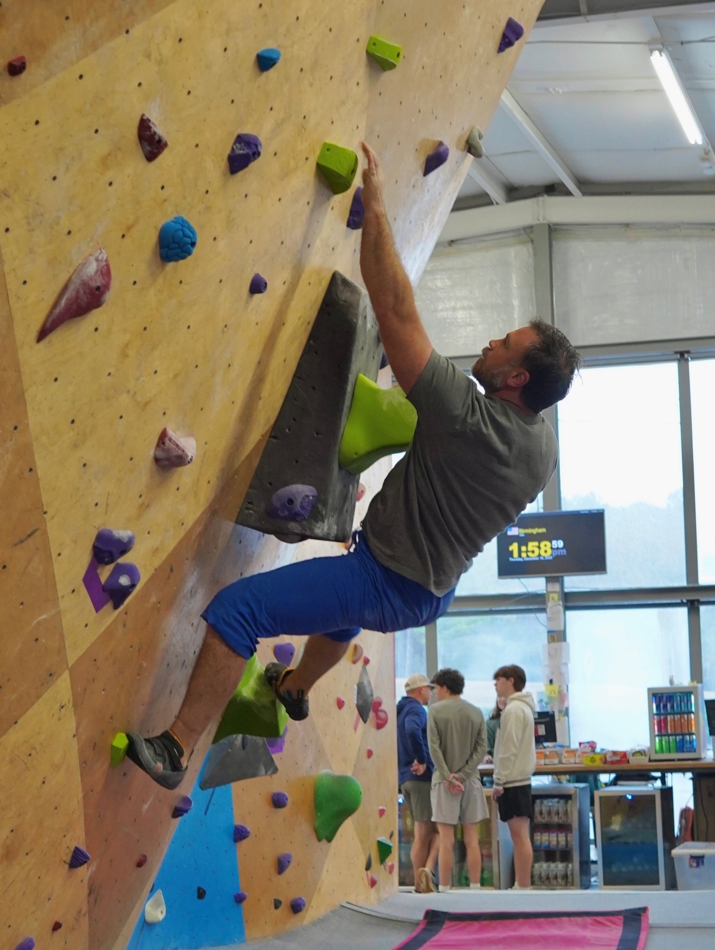 A new Comp Wall set🤩

8 new climbs over here &amp; MAN does this set look fun! Come on in to try these boulders &amp; let us know which one is your favorite 💯

🎁 Holiday Sale is ALMOST OVER⏳
Take advantage of these deals this last week👇🏼
BOGO Da