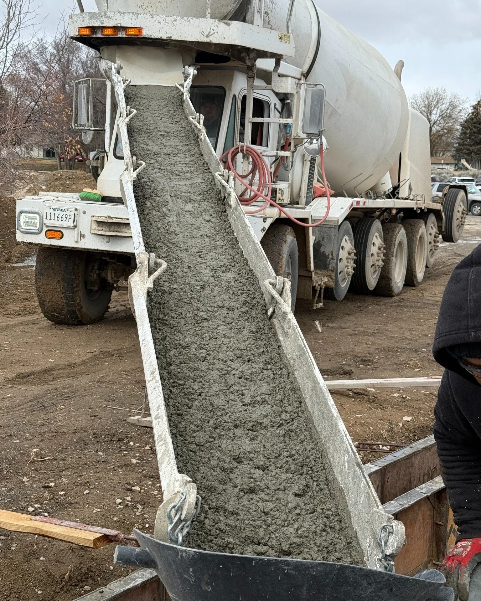 Laying the foundation for something great. 💪 Every strong build starts with a solid pour.  Let's talk about your next project. Contact us today.

📞 775-738-5611 📍 Elko, Nevada
https://www.ormazaconstruction.com/contact 
#OrmazaConstruction #Concre