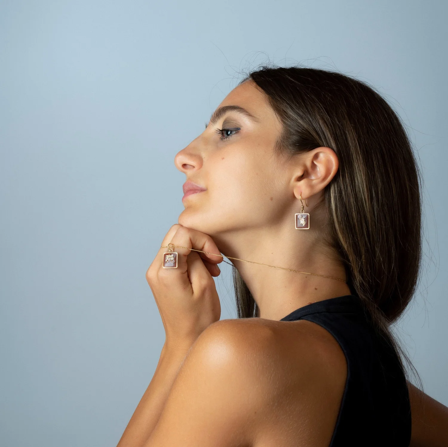 Orecchini marroni in oro — Manunnai