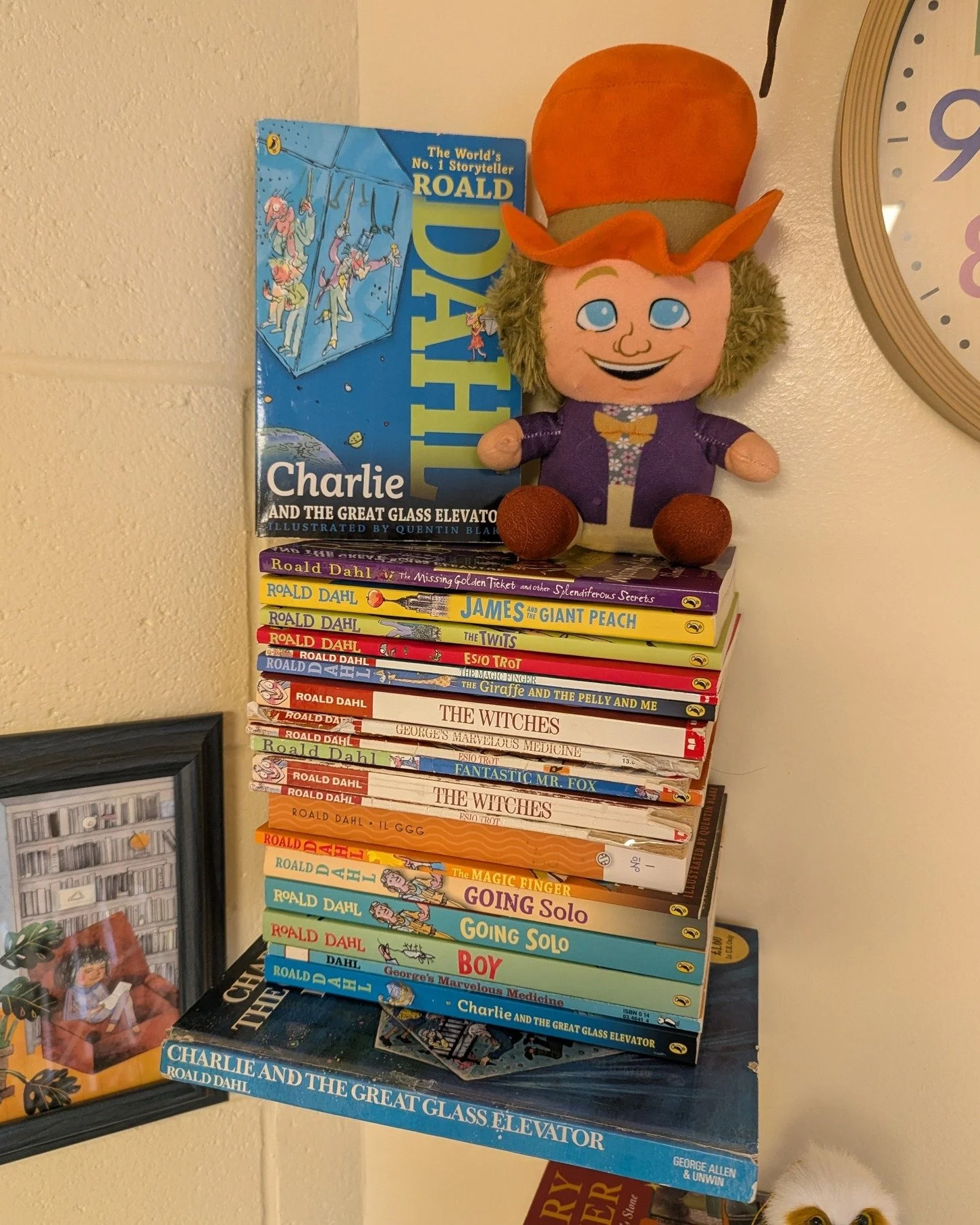 Who is your favourite version of Willy Wonka? 🍭🍬🍫
We are huge fans of Gene Wilder's portrayal of Wonka. ❤
Come see our large collection of Roald Dahl books and pick one out for yourself to take home 📚