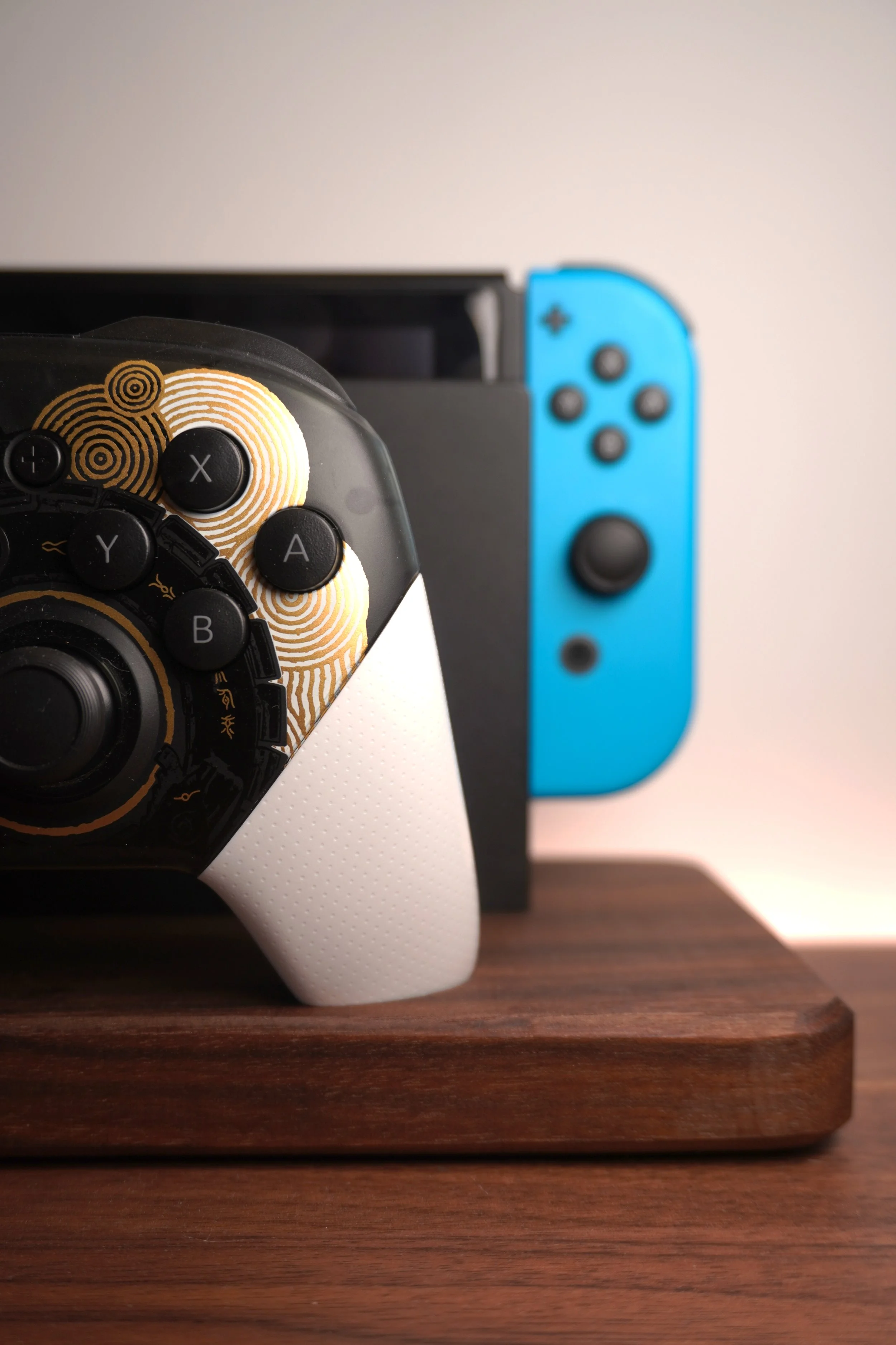 Switch Pro Dock and Zelda Pro.jpg
