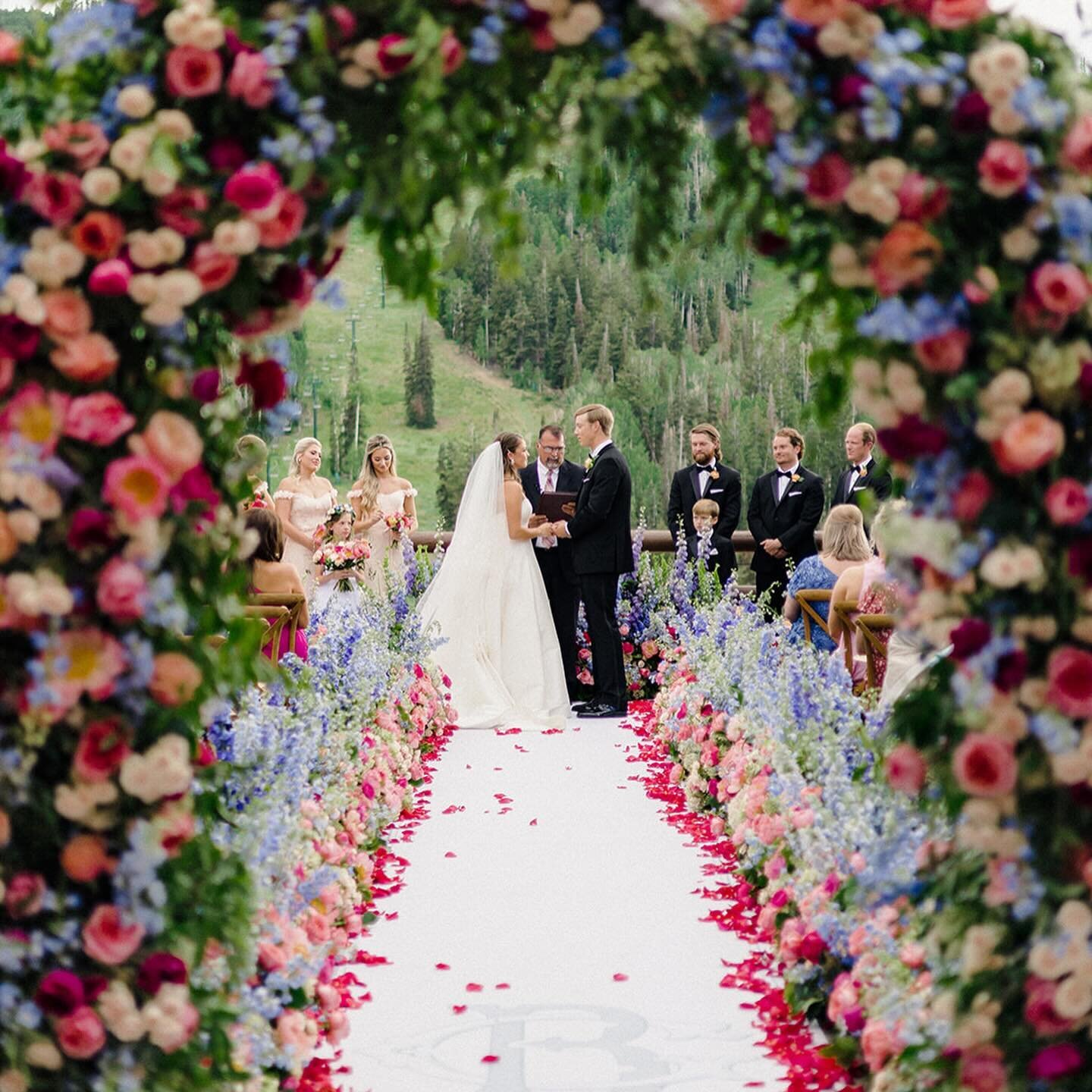 From local artisans to seasoned pros, we cherish every collaboration that brings dreamy ceremonies to life ✨💐🌷🌻

Vendors:
Venue: @steinlodge @selweddings 
Event planner/ designer: @amandareedweddings 
Wedding Photographer: @cameronandelizabeth 
Vi