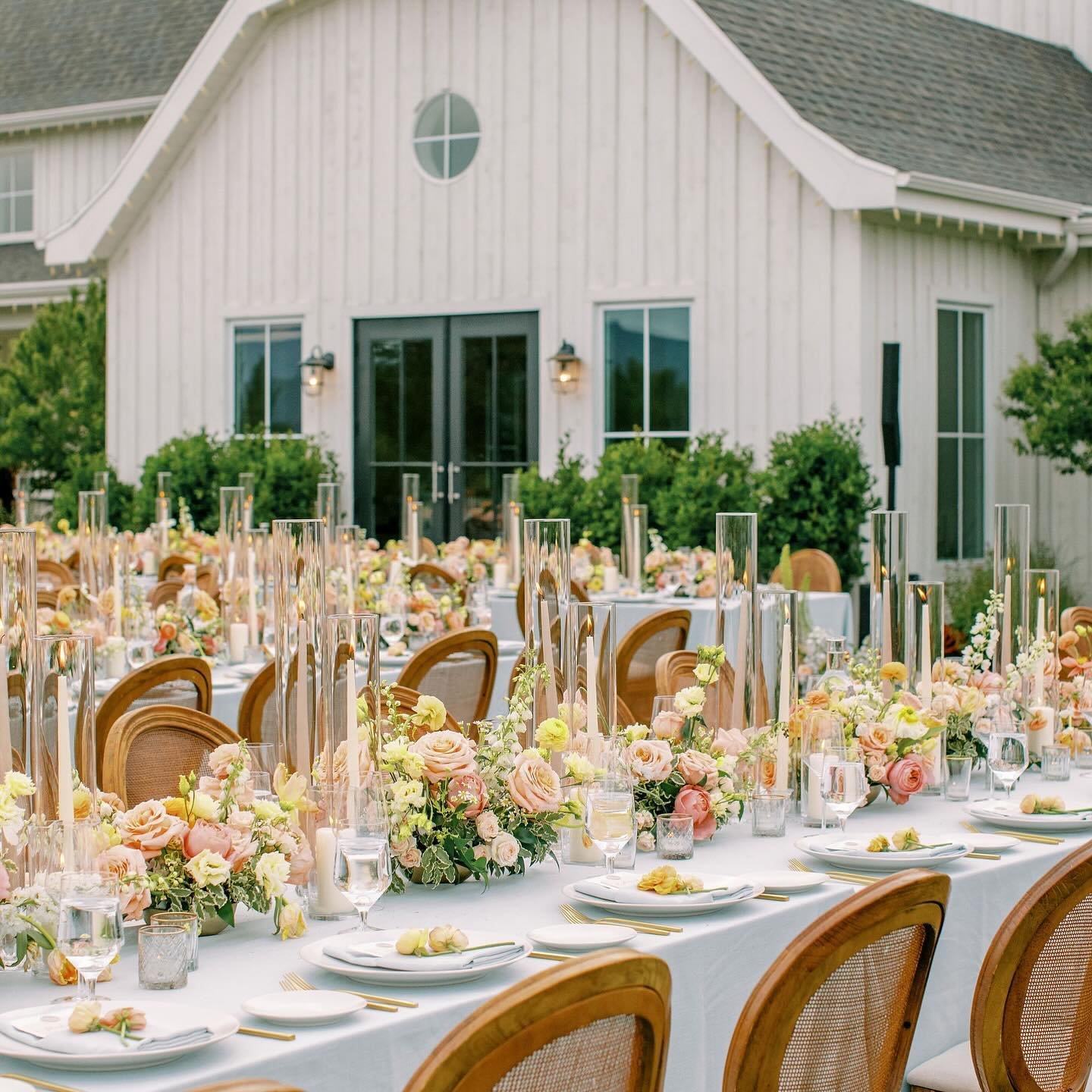 Tables with a touch of ➡️🩷🧡💛💚

Vendors
Event planner/designer: @michelleleoevents 
Venue: @riverbottomsranch 
Wedding photographer: @tiffanyvonwed 
Wedding videographer: @chrismcclainfilms 
Makeup: @kristenpackardartistry 
Hair: @kalichris 
Bands