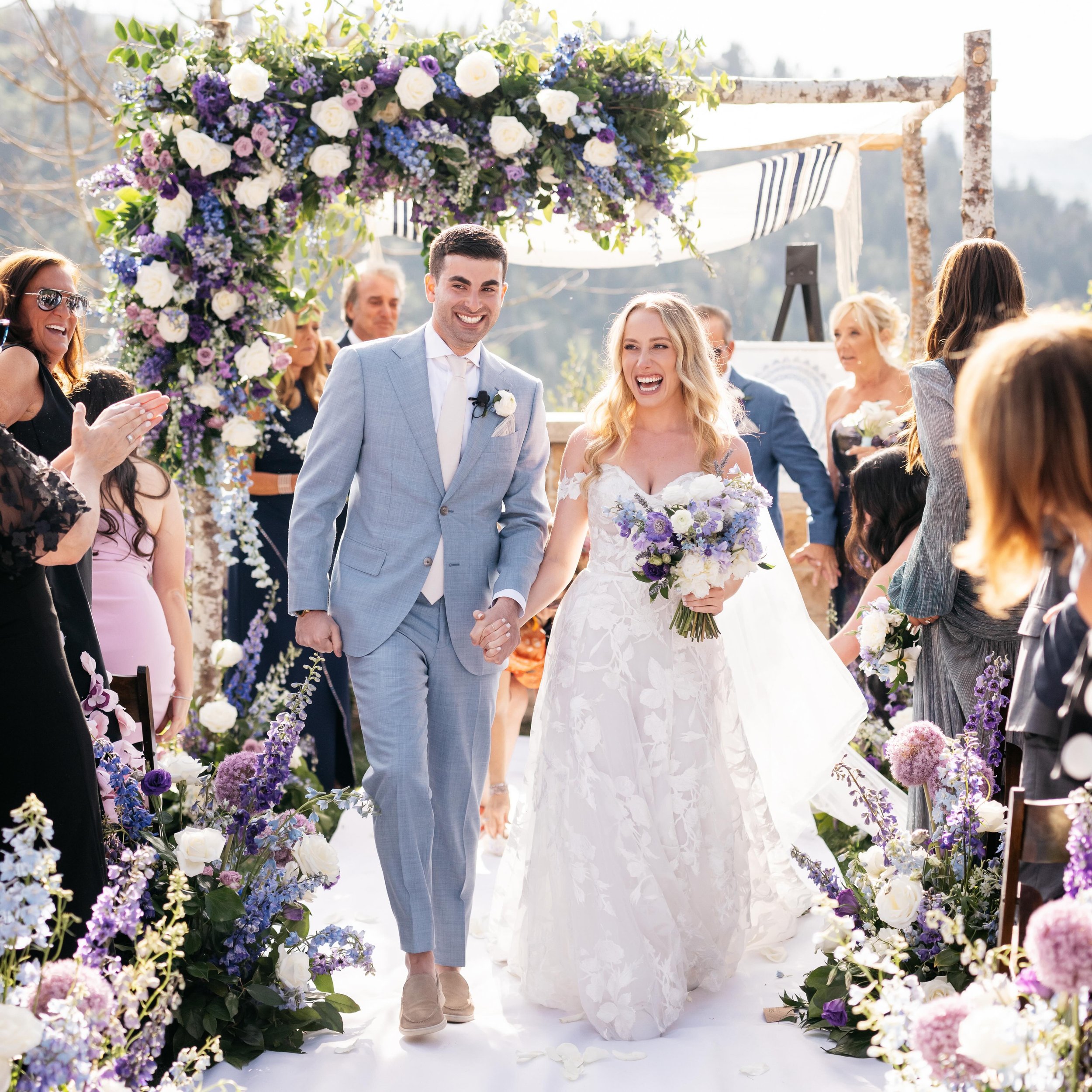 💜Katie + Jamie💙 07/08/23

Planner/ event designer : @melissa_fancy 
Venue: @stregisdv 
Photographer: @trevorhooperphoto 
Videographer: @chrismcclainfilms 
Hair &amp; Makeup: @lesleylind 
Cake: @mailecakedesign 
Band: @jordankahnorchestra 
Ceremony 