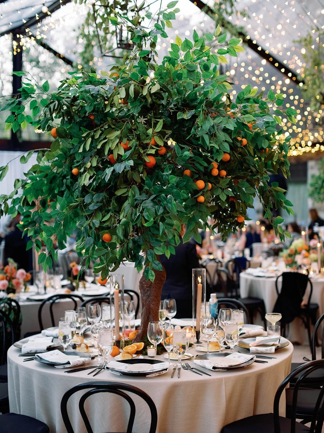 Nothing says summer wedding like orange trees sprouting in your reception tent 🍊 following S&amp;Js vibrant ceremony guests flowed down a garden inspired staircase into a stylish evening celebrating loved ones at the fabulous @stregisdv ✨ 

Planning