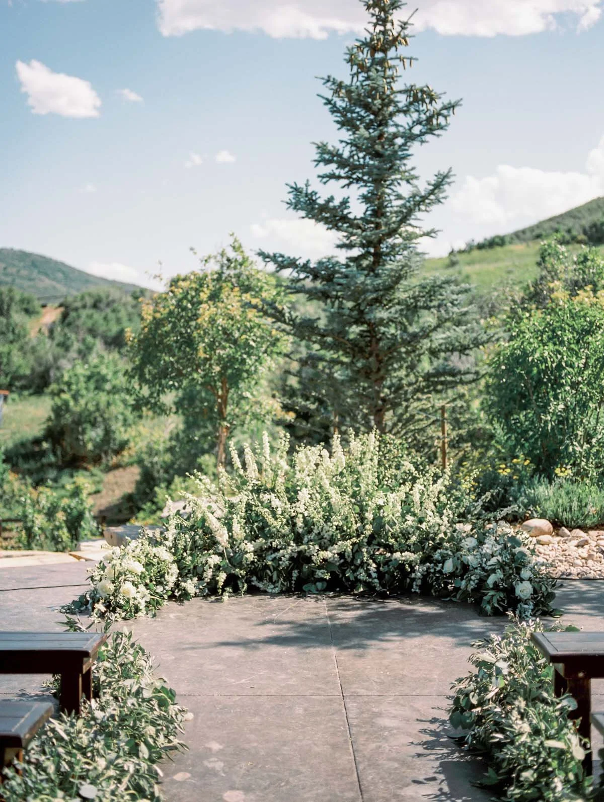 artisanbloom.com | Utah Florist Artisan Bloom | Blue Sky Ranch Weddings | Megan Robinson Photography  (7).jpg