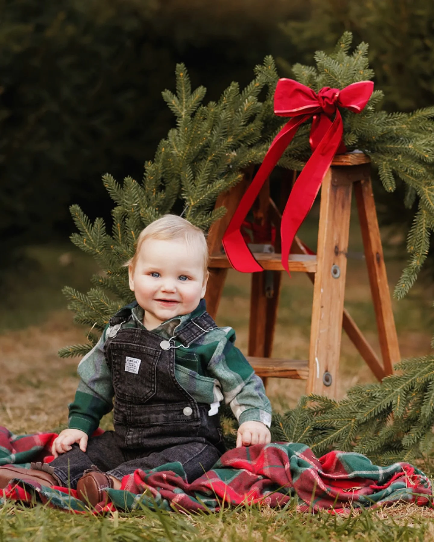 🎄 It&rsquo;s full blown Christmas mode over here! My house is overflowing with holiday decor that&rsquo;s ready to be setup at the studio &mdash; not gonna lie, the new sets this year might be my favorite everrrr! I&rsquo;m putting all the finishing