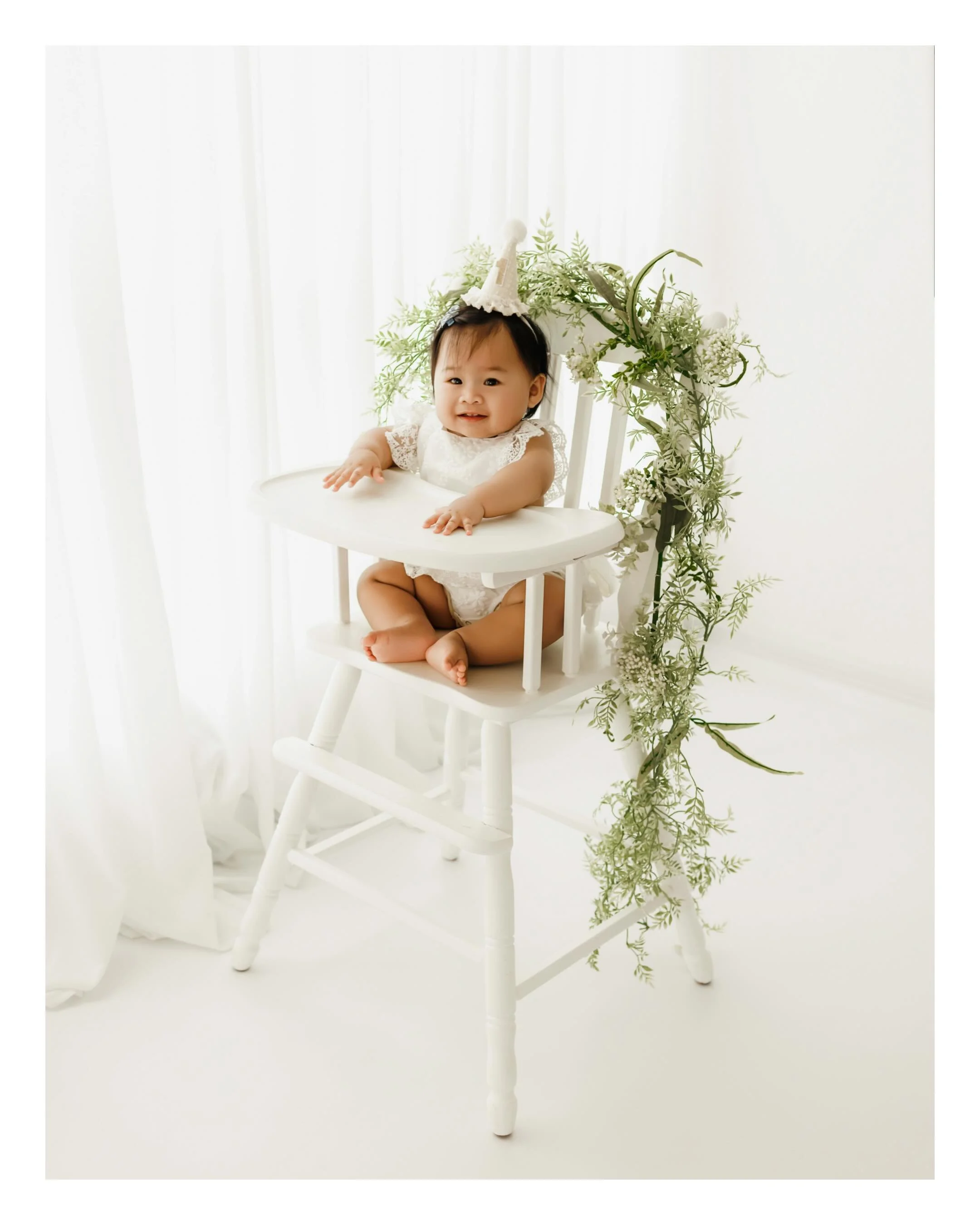 Cake Smash sessions are always a little unpredictable&hellip;you never know if they&rsquo;re going to have the messiest time of their lives or if they&rsquo;re going to barely touch it. This cutie was right in the middle! She had just enough to have 