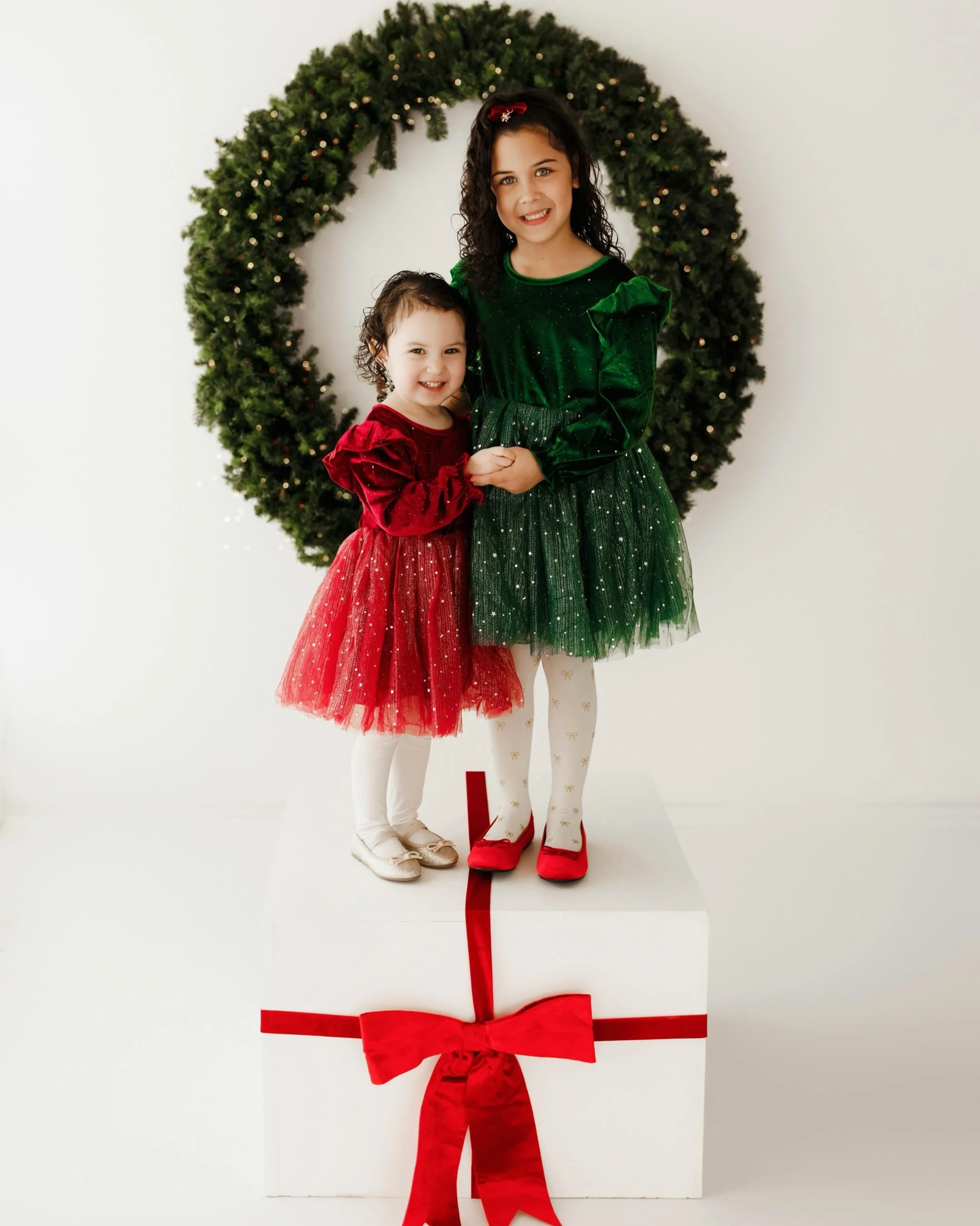 It&rsquo;s full-on Christmas mode over here!! In between photographing a million fall sessions &amp; getting galleries out, I am prepping my Christmas sets and getting them ready to share🎄 Since I&rsquo;m getting into the holiday spirit, I thought i