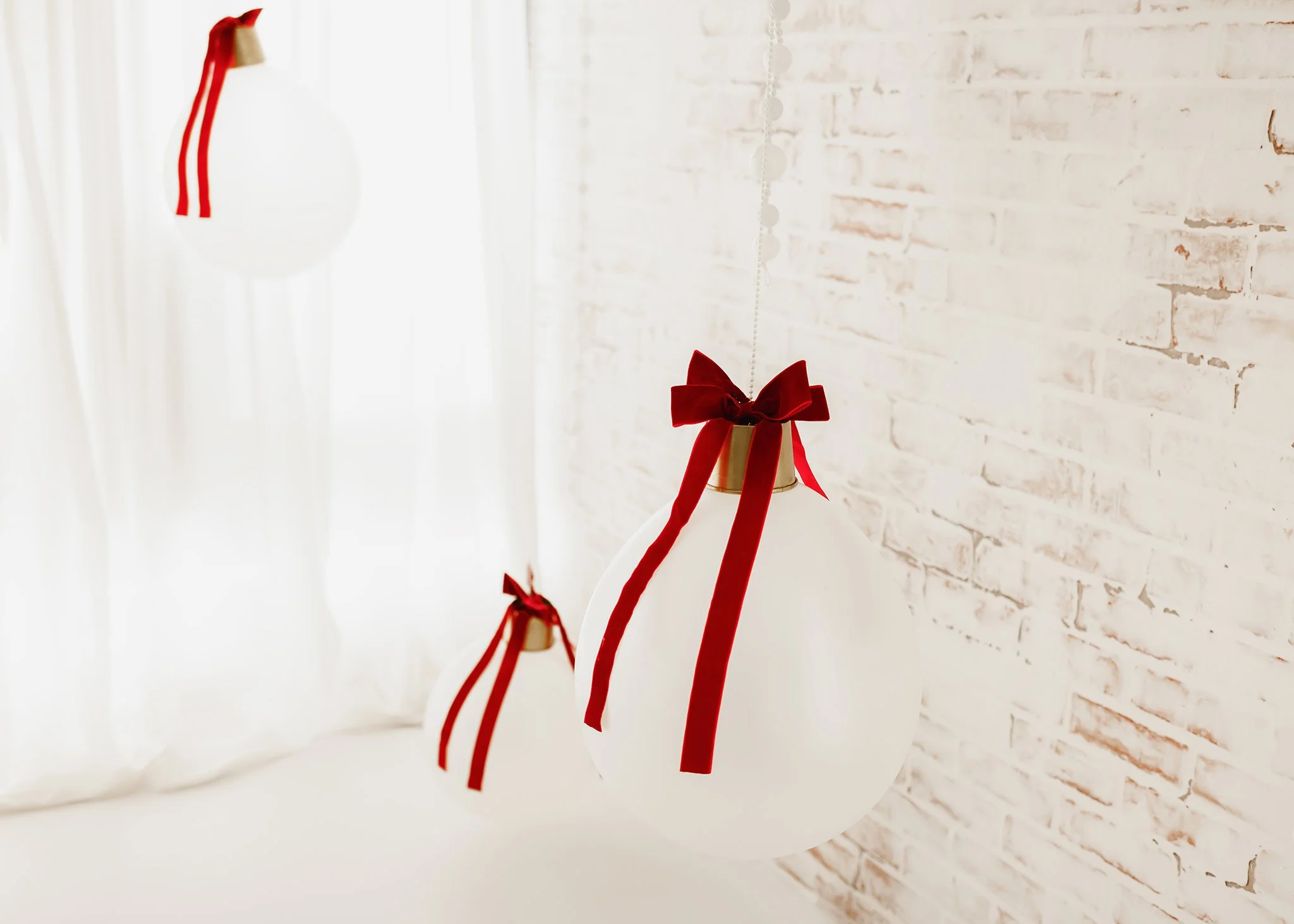 Perrysburg Ohio Christmas Minis in Studio 2026 Ornaments.jpg