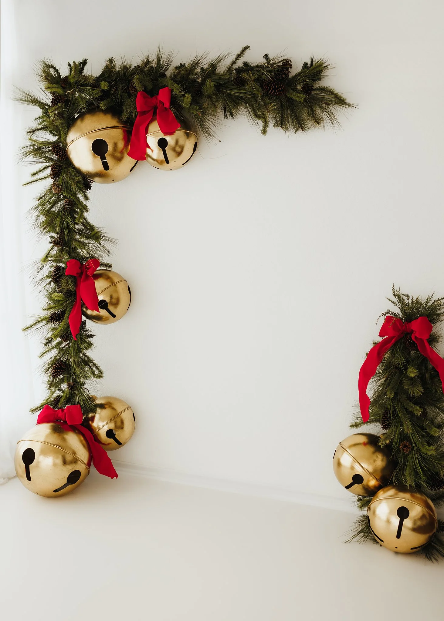 NW Ohio Christmas Minis in Photography Studio 2026 jingle bells.jpg