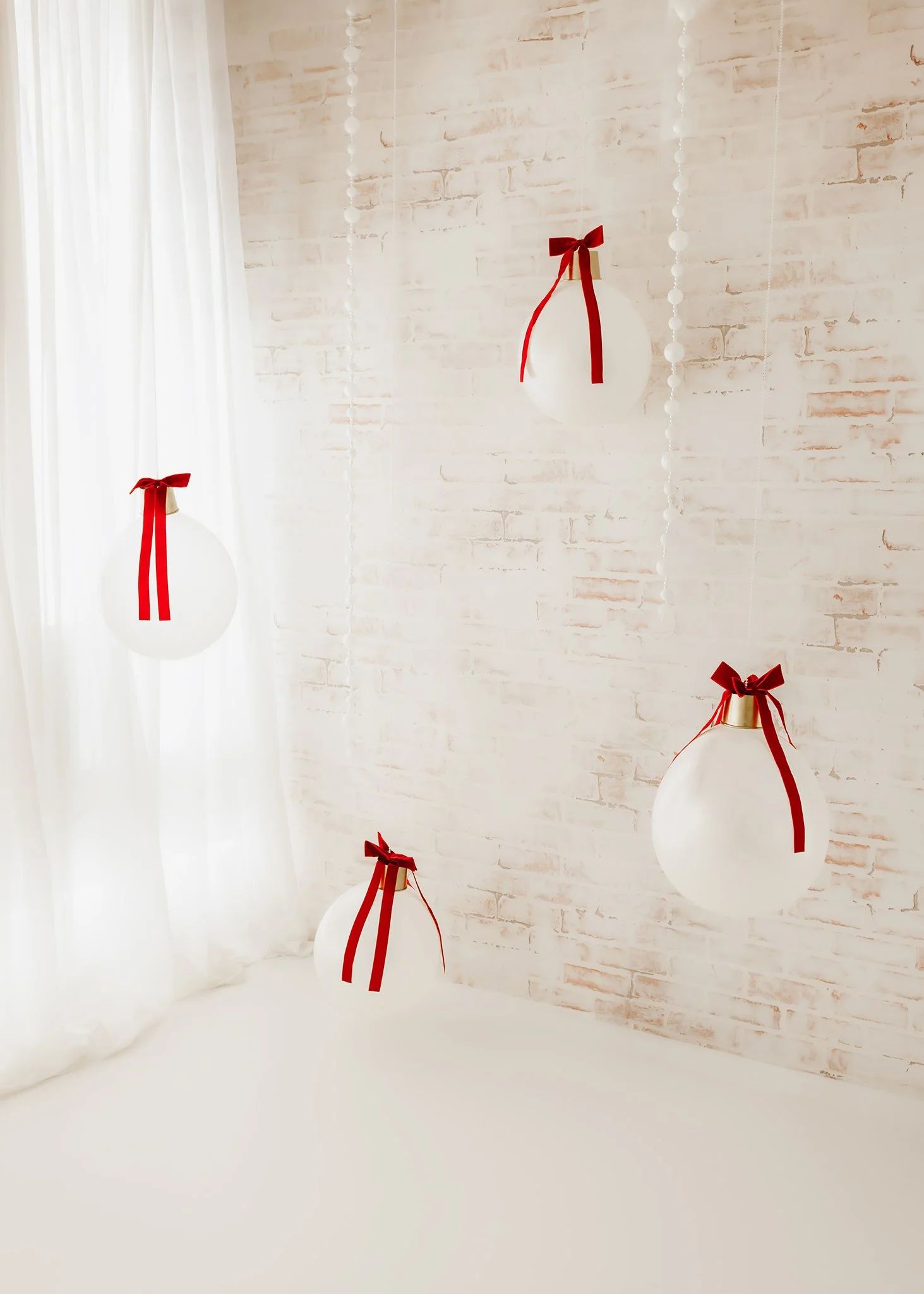 Christmas Mini Sessions in Toledo Ohio Photography Studio Ornaments.jpg