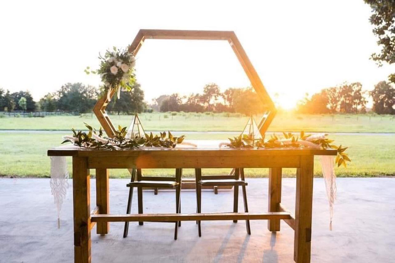 Even the most simple decor can be breathtakingly beautiful! Our experts really can make any ideas come to life. From simple elegance, to extravagant! 

Call us for a free consultation! (352) 307-8180

#rentals #eventplanner #eventplanning #weddingpla