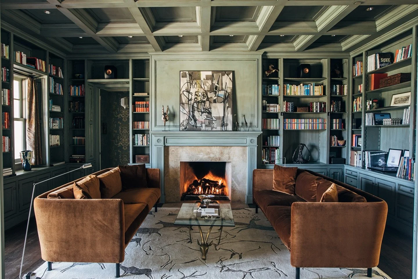 The backdrop is everything #3 🎨

We&rsquo;re pulling back the curtain on the design story of Pacific Oaks Ranch for our series, and this one is special. Did you know the entire vision for this 10,500 sq. ft. estate was brought to life by the owners 