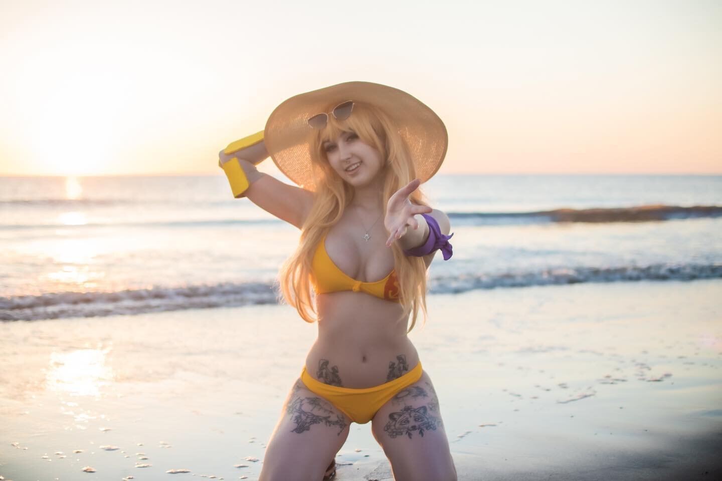 Throwback to this Yang photoshoot I did on the beach with Mangoloo! #yangxiaolong #rwby