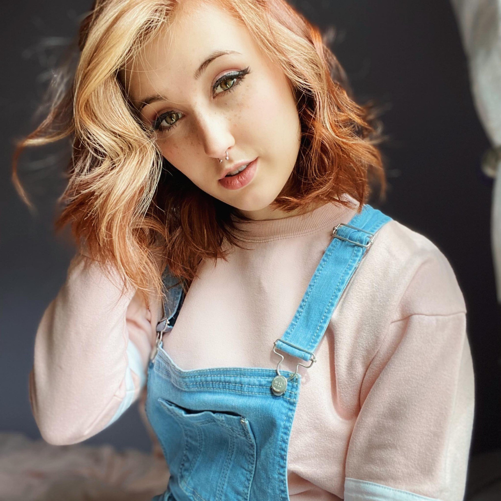 About — GillianFoxglove