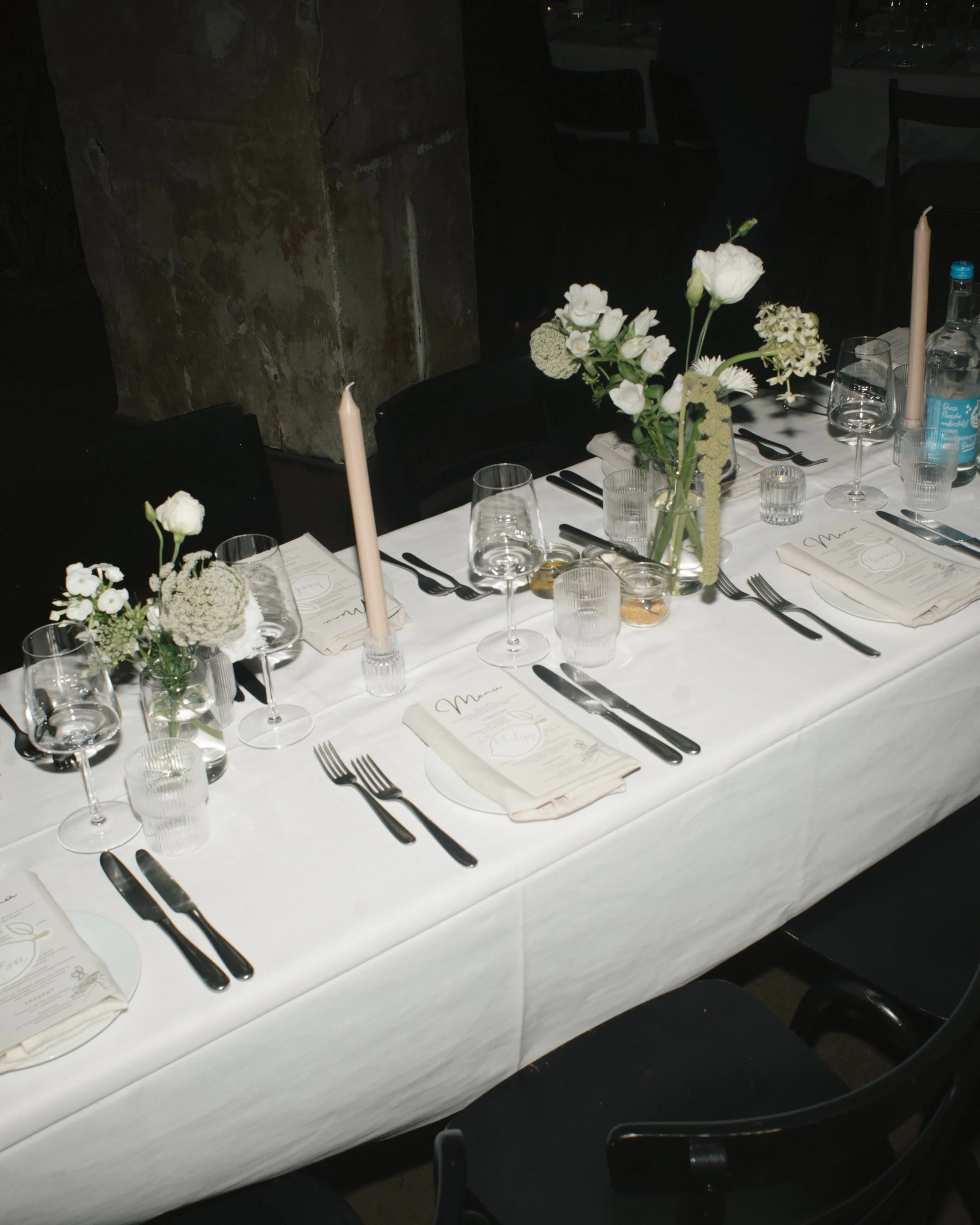 Wedding table details 

Authentische Hochzeitsfotografie Hamburg