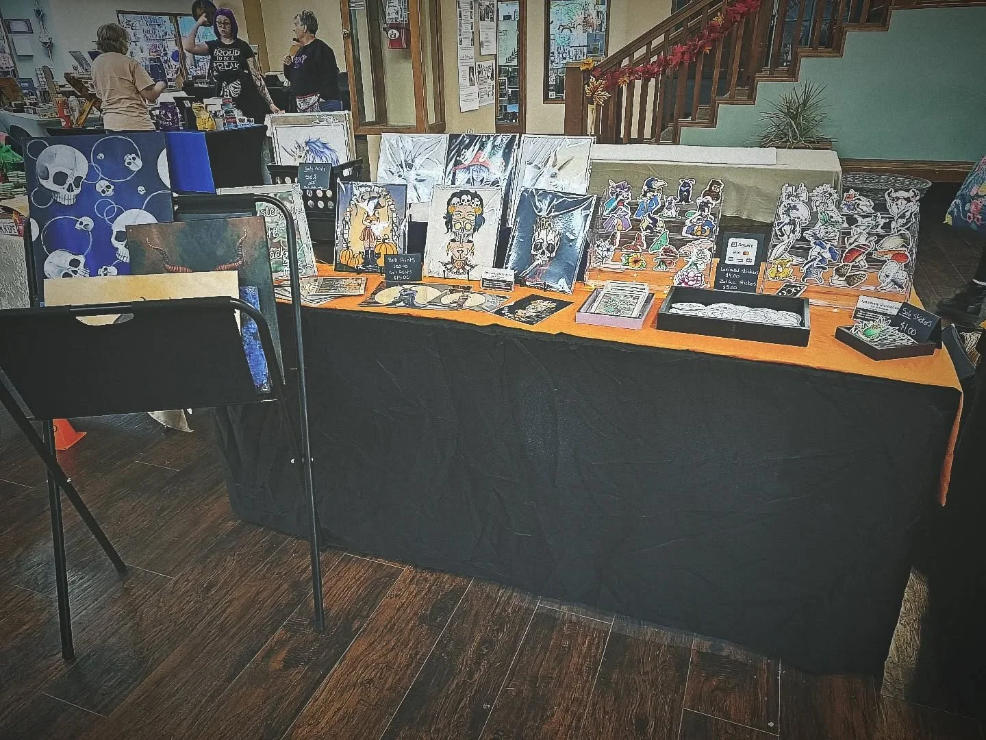 All set up and ready to go! 
Swing by @themerklongview today for Market at the Merk in downtown Longview, 10-3 ✌️
Local artists and crafters, live music, and good vibes!
-
#shoplocal #art #artist #pnwevents #longview #harvest #autumn #halloween