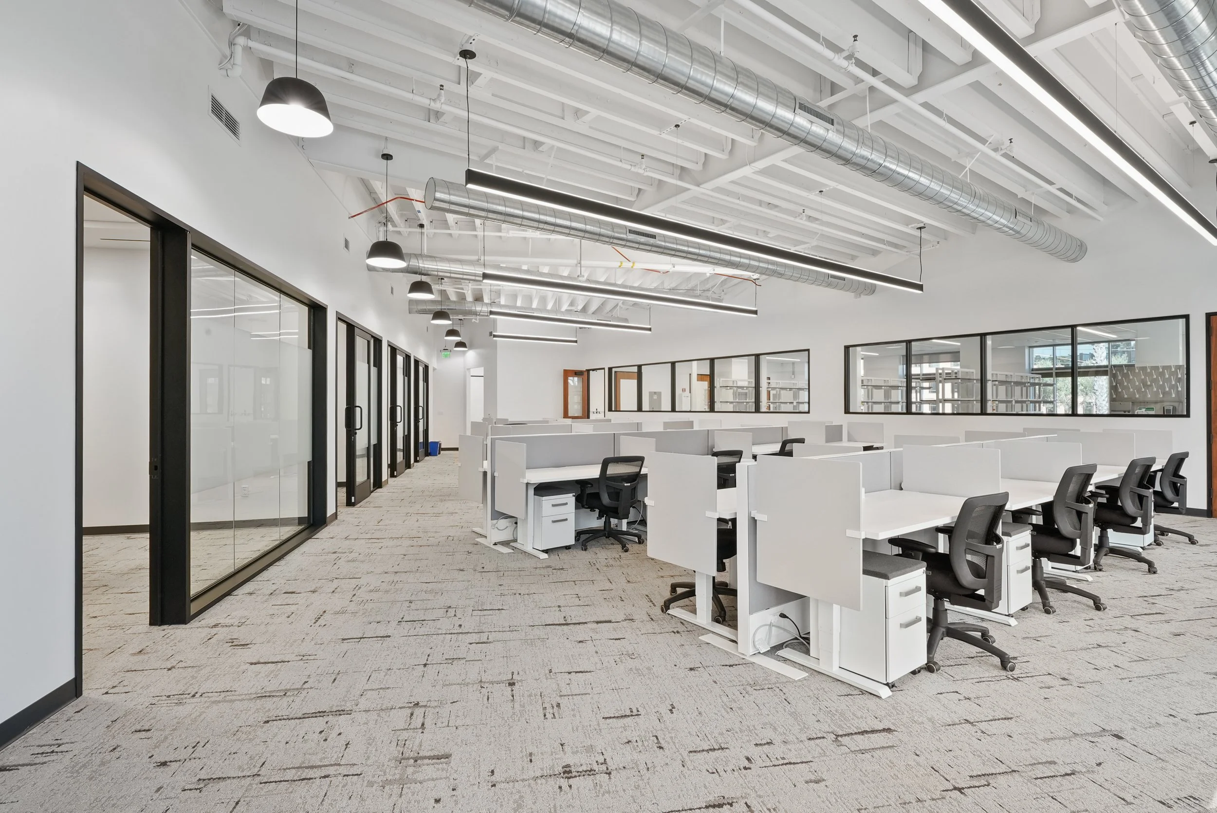 2-STE150_4475_Executive-SUDENIM_093026.jpg