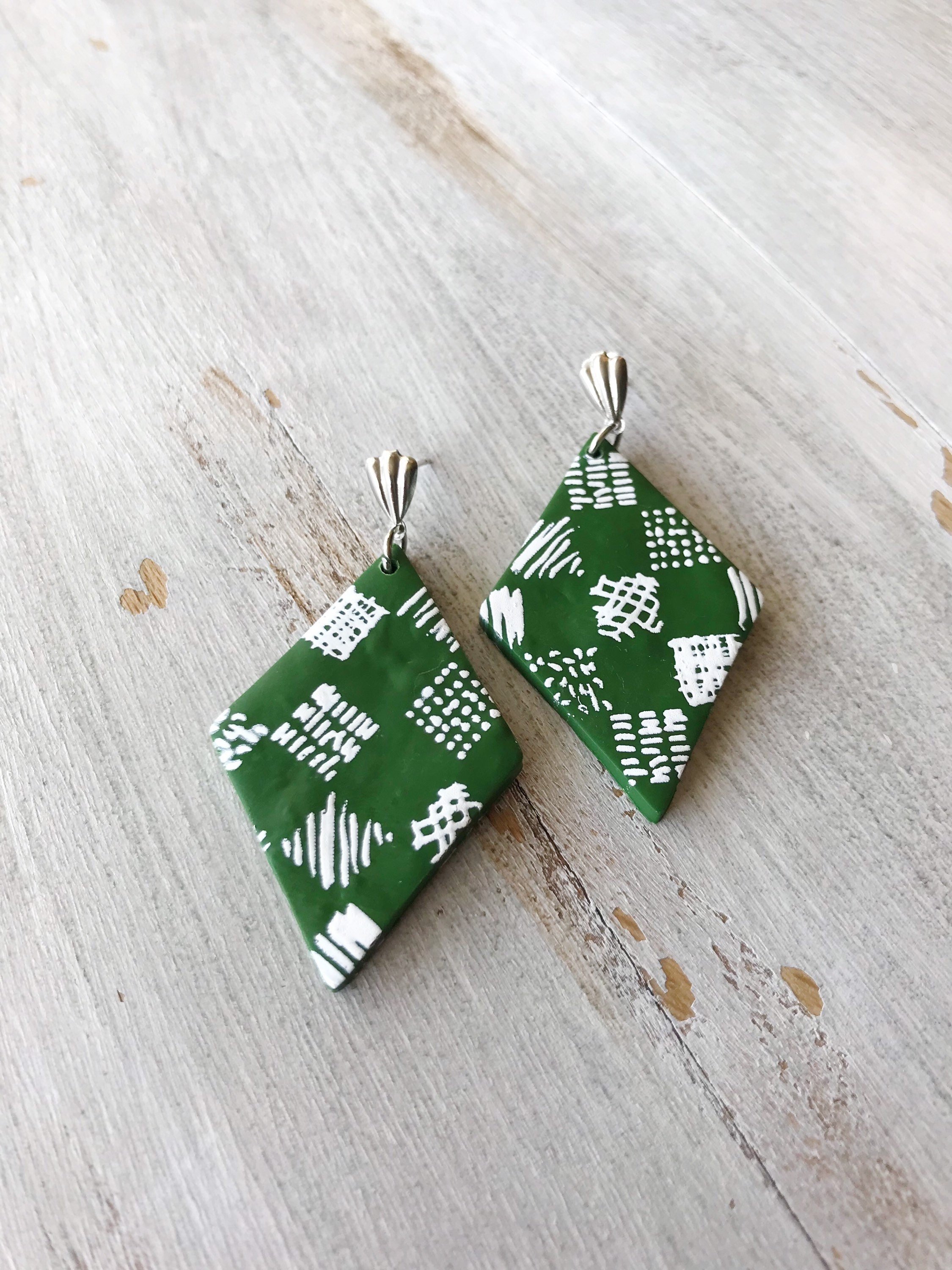 https://i.etsystatic.com/23351373/r/il/a64932/3735359831/il_fullxfull.3735359831_jon2.jpg