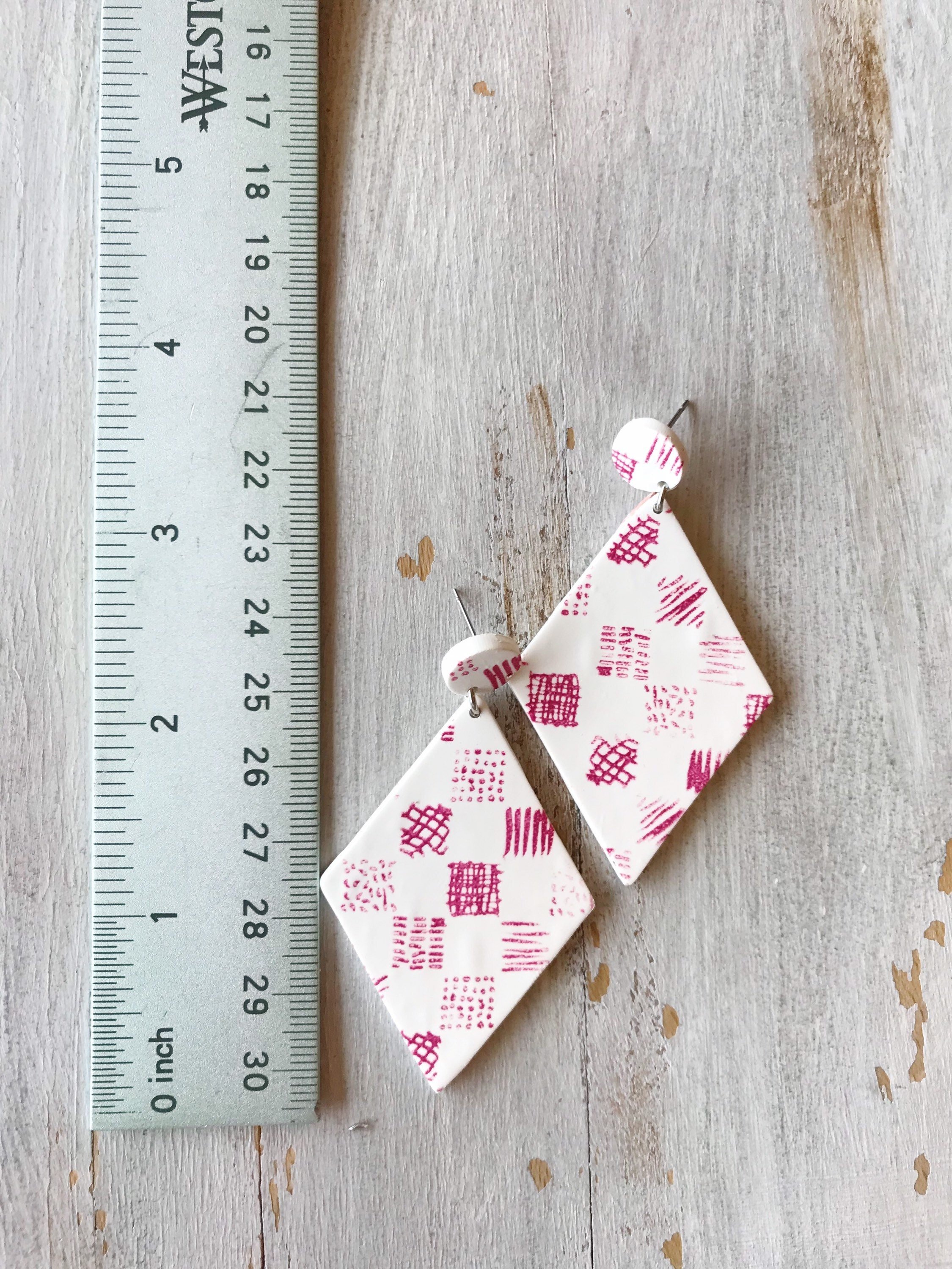 https://i.etsystatic.com/23351373/r/il/0180f9/3601475952/il_fullxfull.3601475952_ng2q.jpg