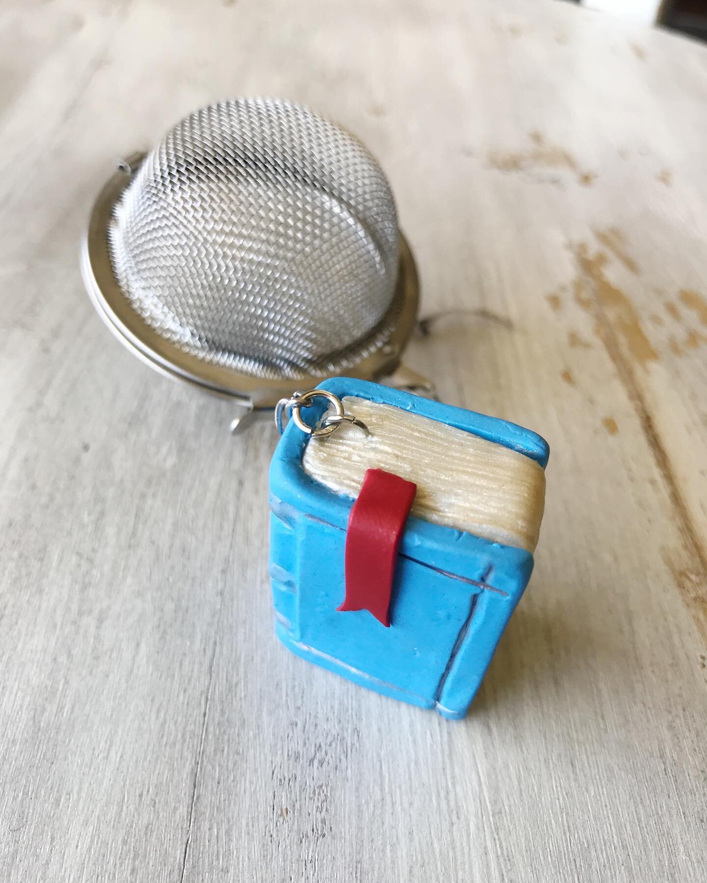 I&rsquo;ve officially combined three of my top favorites things into one adorable item. Tea + Books + Clay = the polymer clay book pendant tea steeper. 

I want to start a collection with a bunch of colors and maybe even some leather looking journals