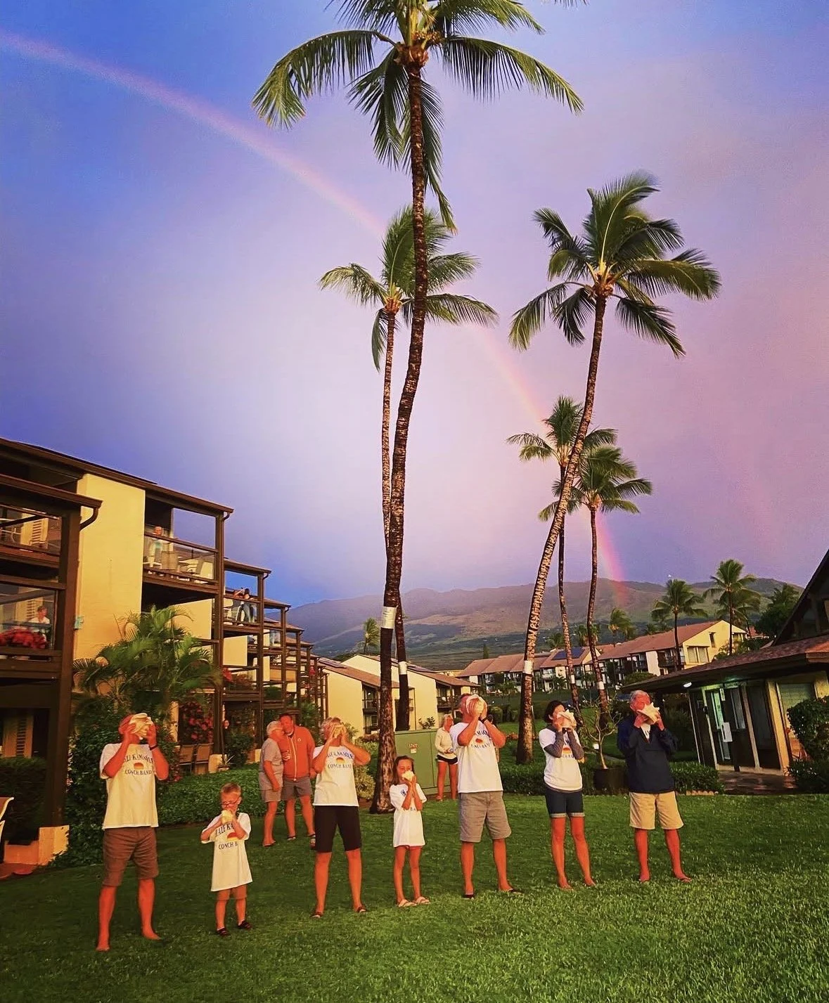 Hale Kamaole vacation rentals in South Kihei, Maui with pool, tropical grounds and Pacific Ocean views