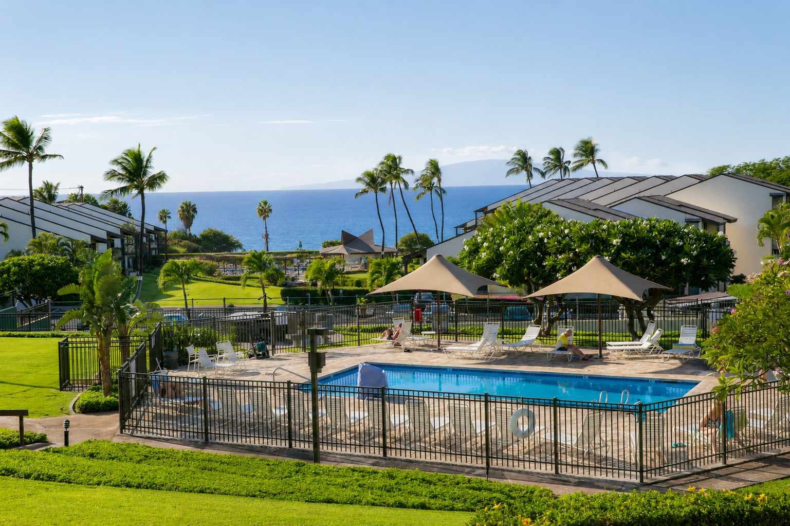 Hale Kamaole pool and ocean view condos