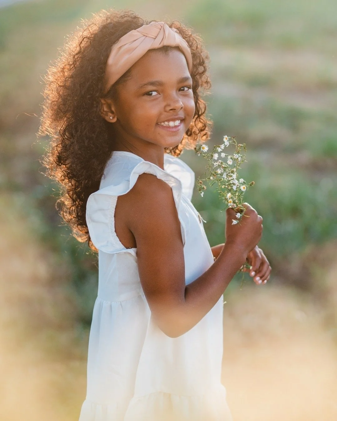 This is what spring light in Kansas City looks like, and I am never over it. 🌿 Can you believe Daylight Savings is already this weekend? So we'll have those later sunsets before we know it!

Sessions like this one are exactly why I start pushing spr