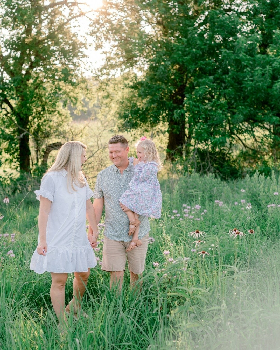 There is something about that last hour of light that just does something to everything it touches. 🌿

The way it wraps around a family standing in a field together &mdash; I will never get tired of it. 

This is what spring sessions look like in Ka