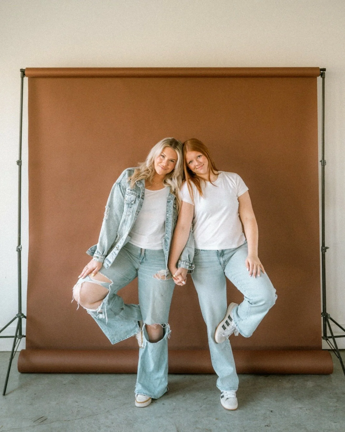 Mother's Day Minis are HERE. 🤎

May 2nd &amp; 3rd at my studio in Tonganoxie &mdash; and spots are limited so I'm not going to bury the lead.

Here's what you get:
📸 15 minutes in the studio
📸 10 high-res edited images delivered to your gallery
📸