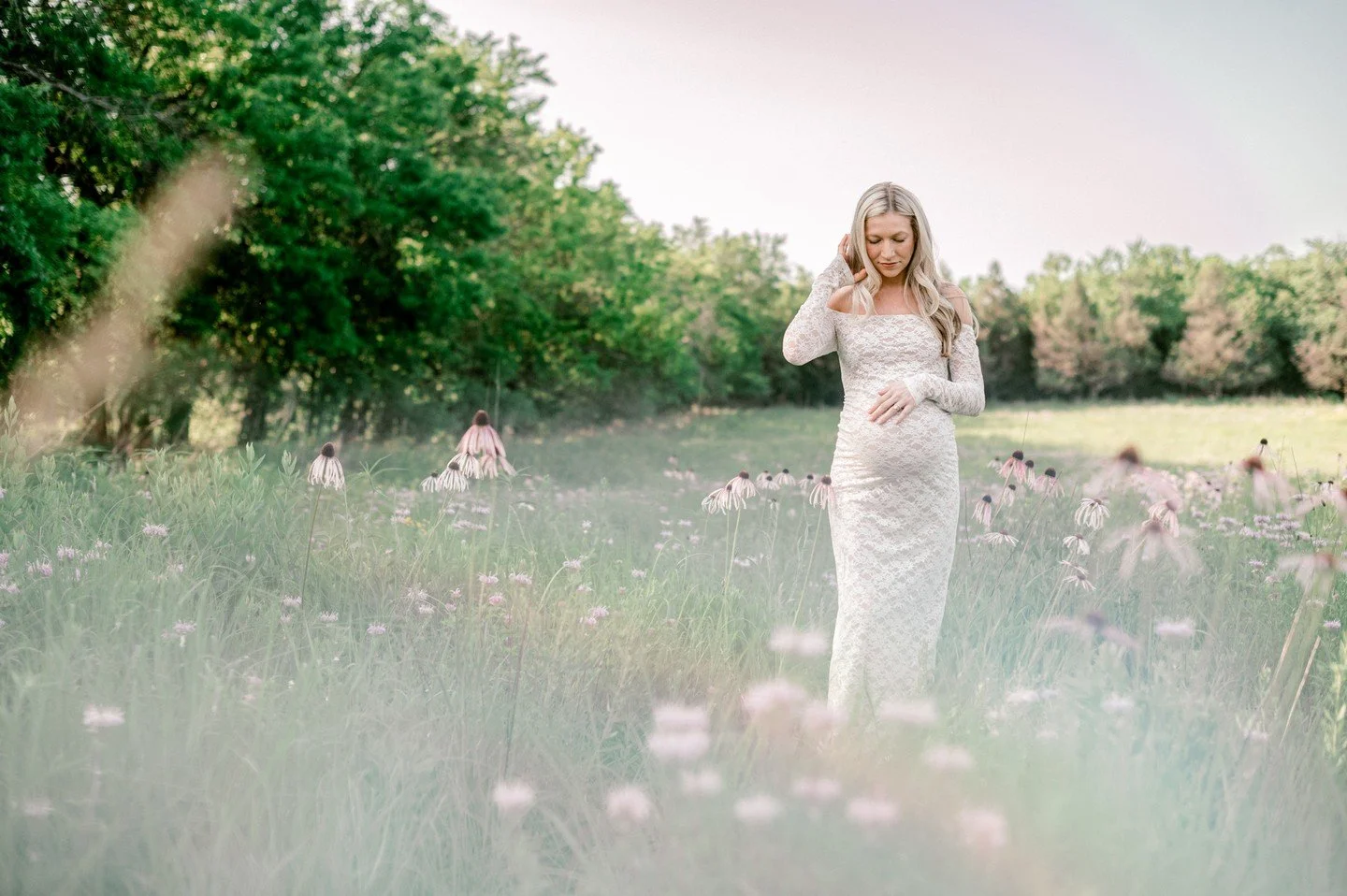 Mini's are back, but make it wildflowers. 🪻

Super limited golden hour mini sessions are happening Monday, June 15th and I am SO excited about this one. Beautiful wildflowers, that last hour of summer light, your favorite people. It's everything sum