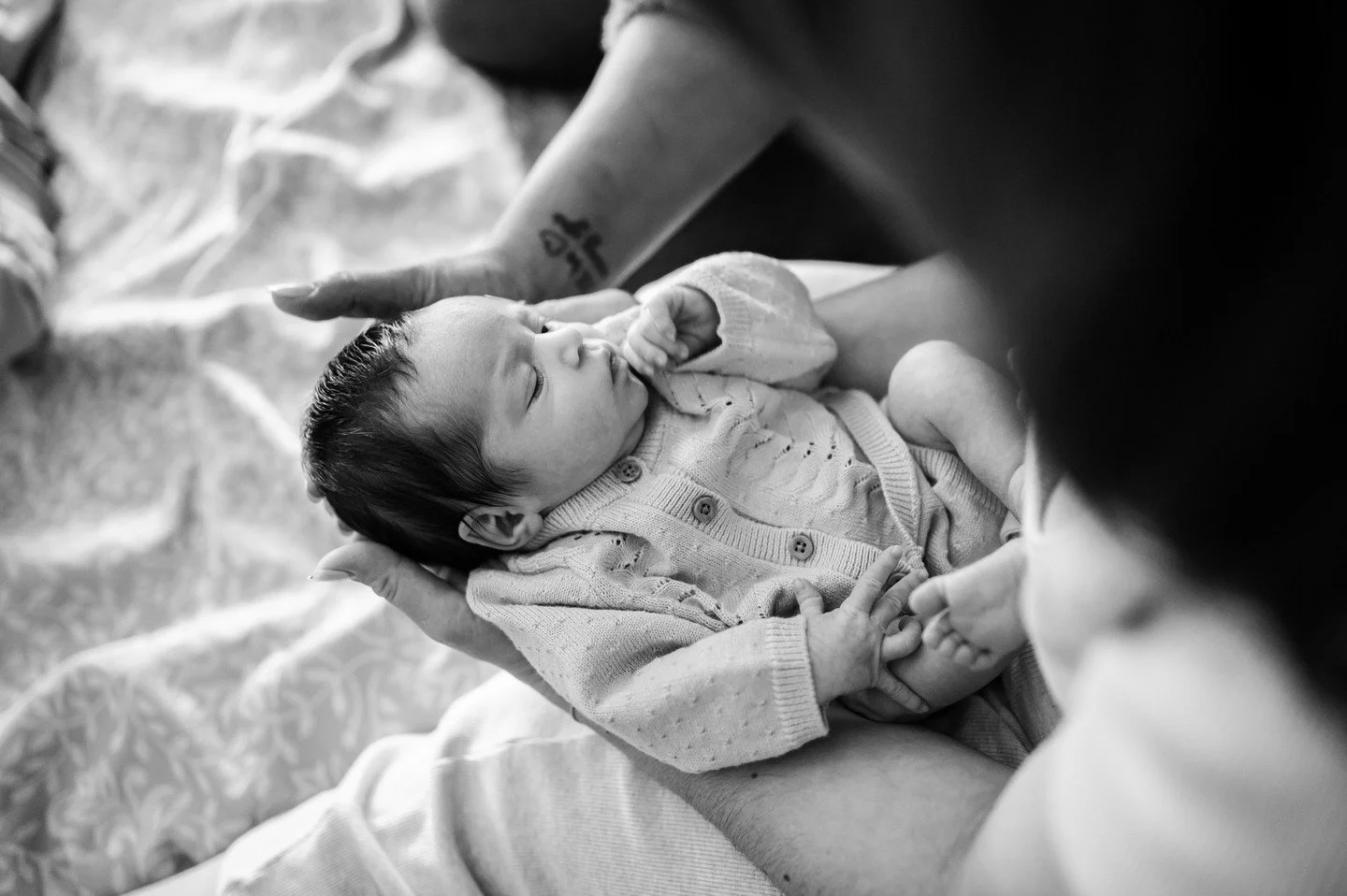 Just a few days, brand new. Ten tiny fingers and toes. The whole world changed and nobody's slept and somehow it's the most beautiful thing you've ever seen. 🥹

This is why I do what I do. ❤️

Newborn sessions, and my favorite - Baby's First Year -b