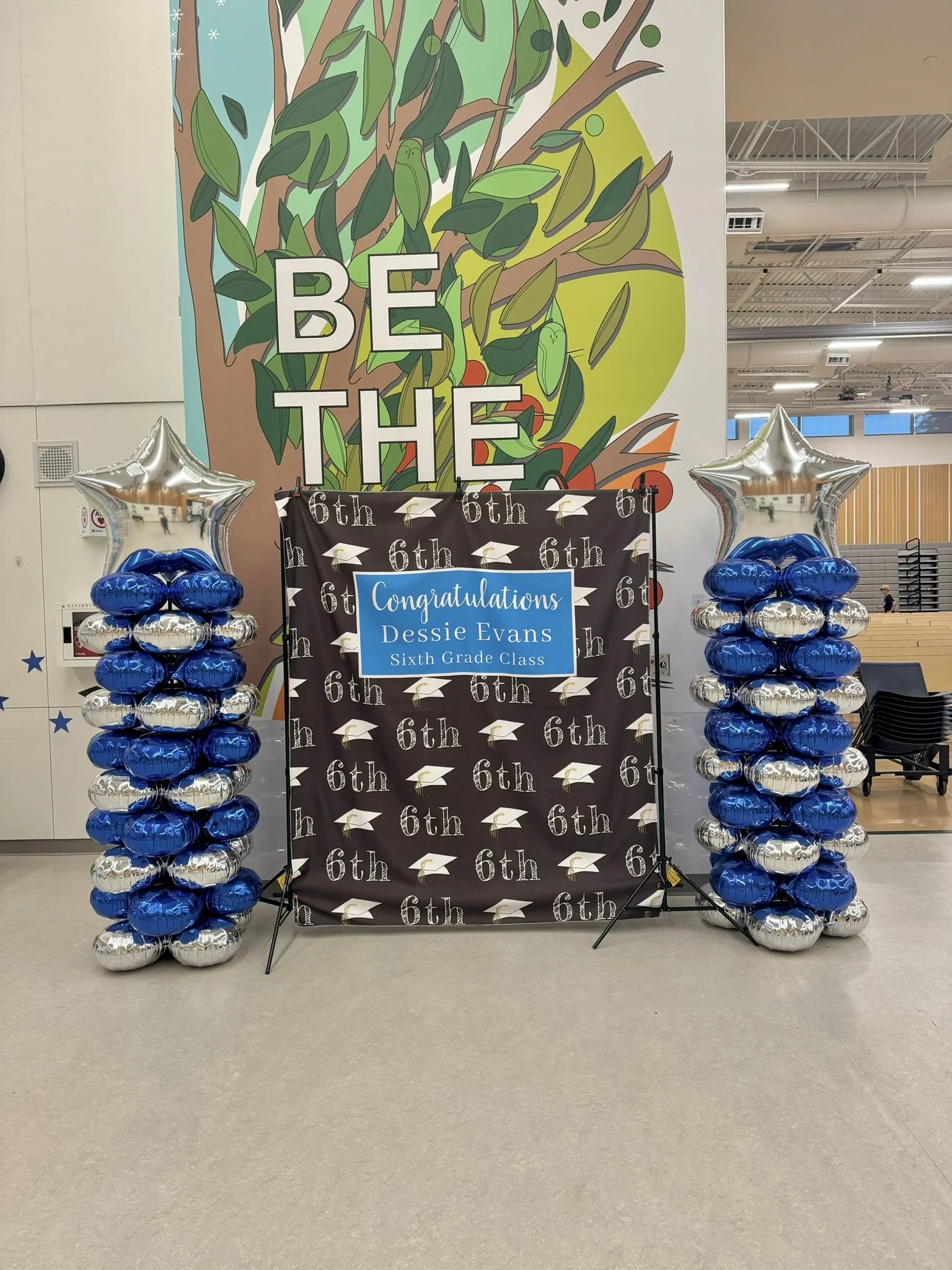 school-balloon-decorations-backdrop-puyallup.JPEG