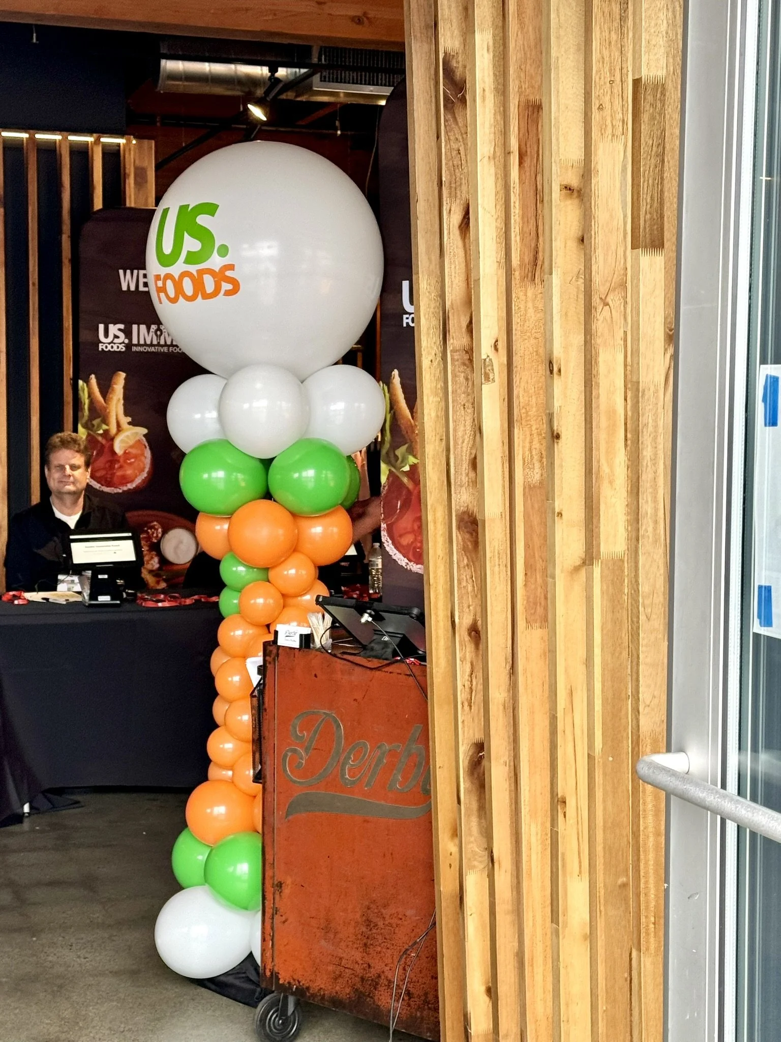 US-Foods-corporate-event-balloon-decor-puyallup.JPEG