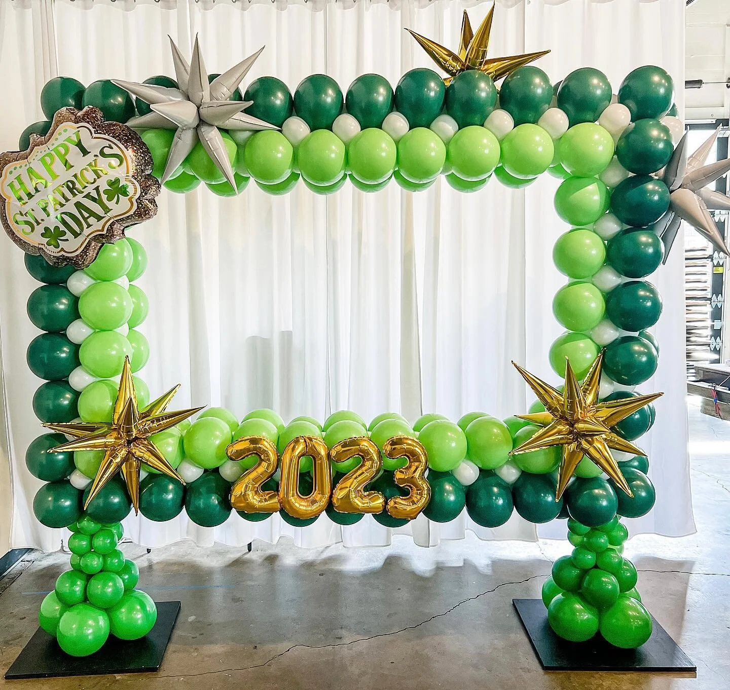 I have been busy this week building a new frame and prepping this St Patrick&rsquo;s Day arrangement for @oacservicesinc!! It is the perfect Photo Booth for parties and is sure to wow all your guests! I have a feeling this will be a hot ticket item f