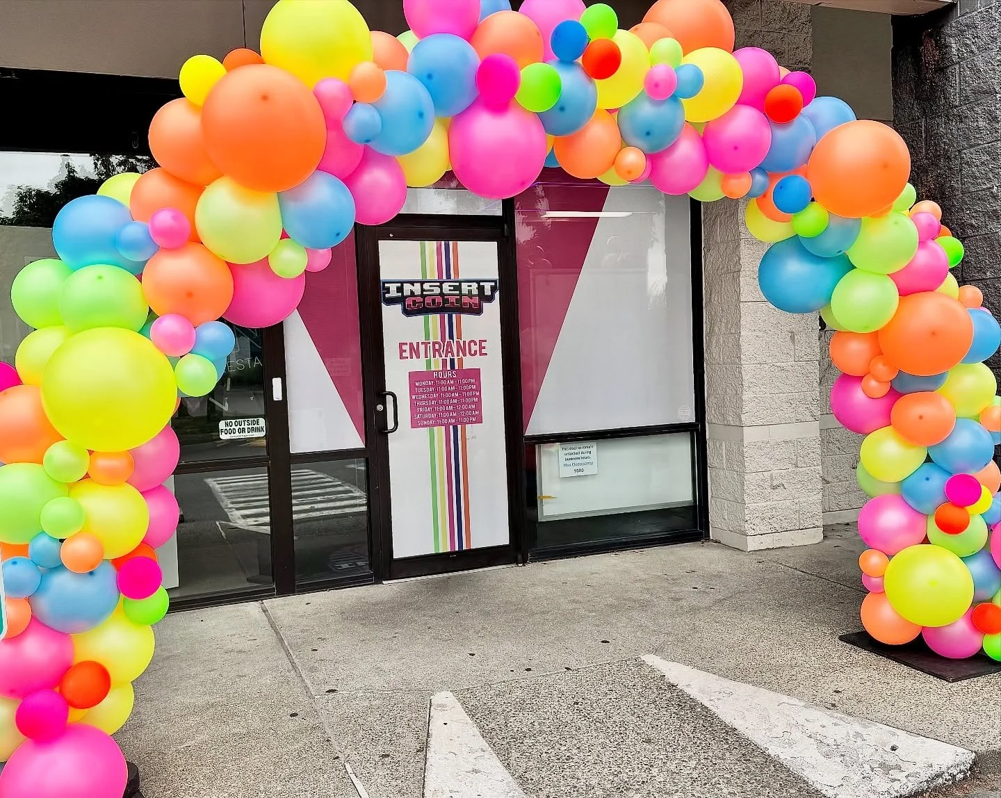 Congrats to @insertcoin_olympia on one year!! These neon balloons made sure the celebration was electric as people walked through their front door.
If you haven’t been here, I can’t recommend it enough! The atmosphere is so much fun and