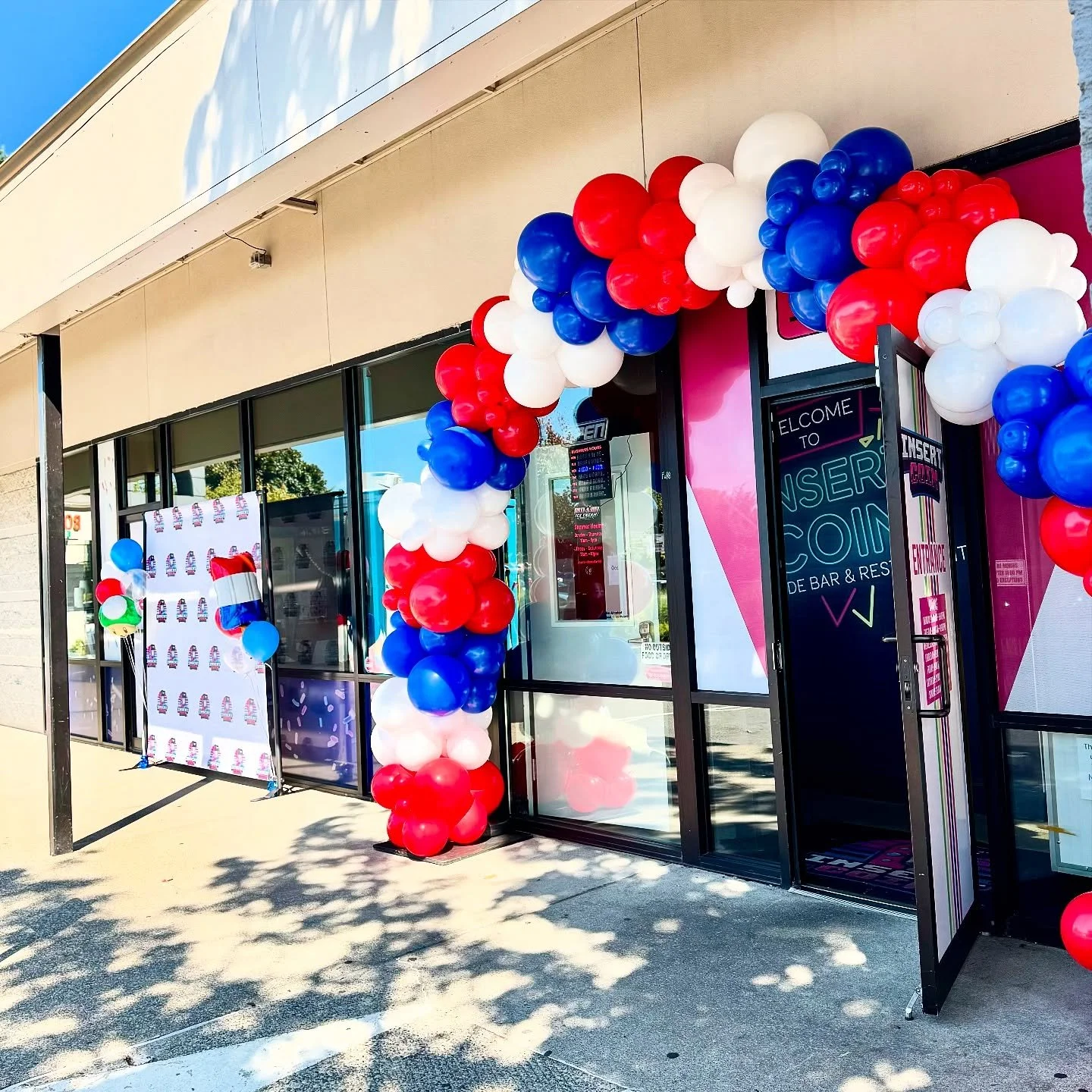 If there is one thing that is certain to grab the attention of people passing by your business, it’s balloons! Every time I setup outside, people stop to ask what’s going on, it’s an instant curiosity. My arch installs are often don