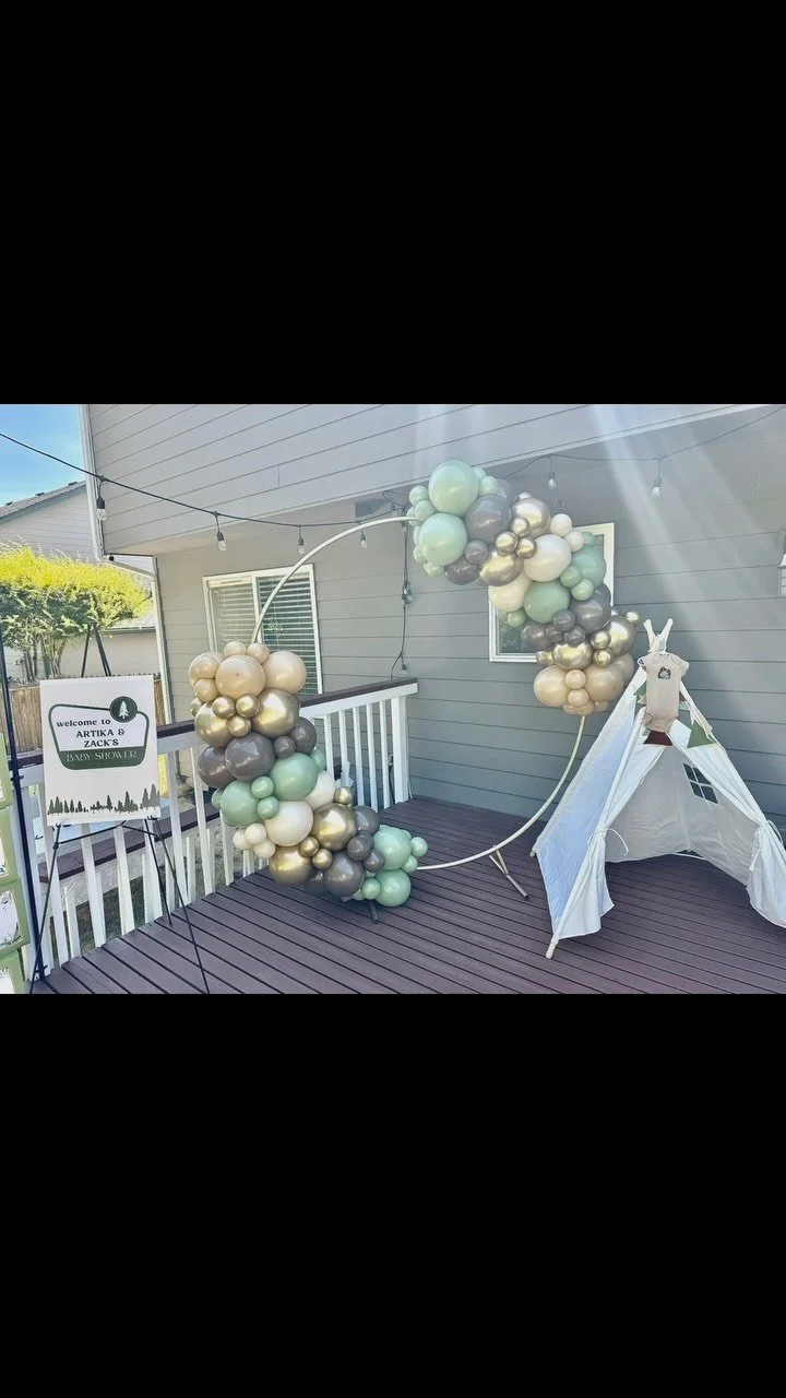 “Little Camper” baby shower filled with earth tones and adventure for this new little family π«Άπ»
This arrangement comes almost 100% assembled and can snap together in about fifteen minutes. Perfect for tighter setup times and venues!