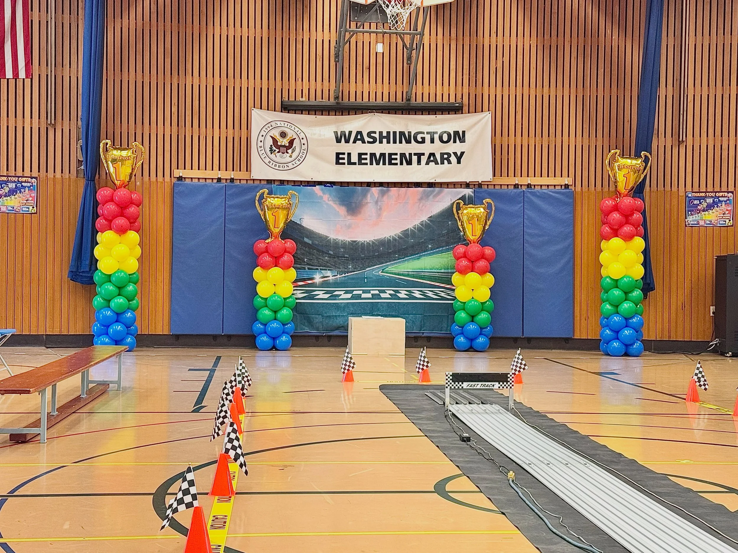 Frame your entrance and welcome guests in style with our classic balloon columns. Columns are perfect for every event, with the ability to be setup and ready within minutes. They added color and style to this Super Mario themed Pinewood Derby,a perfe