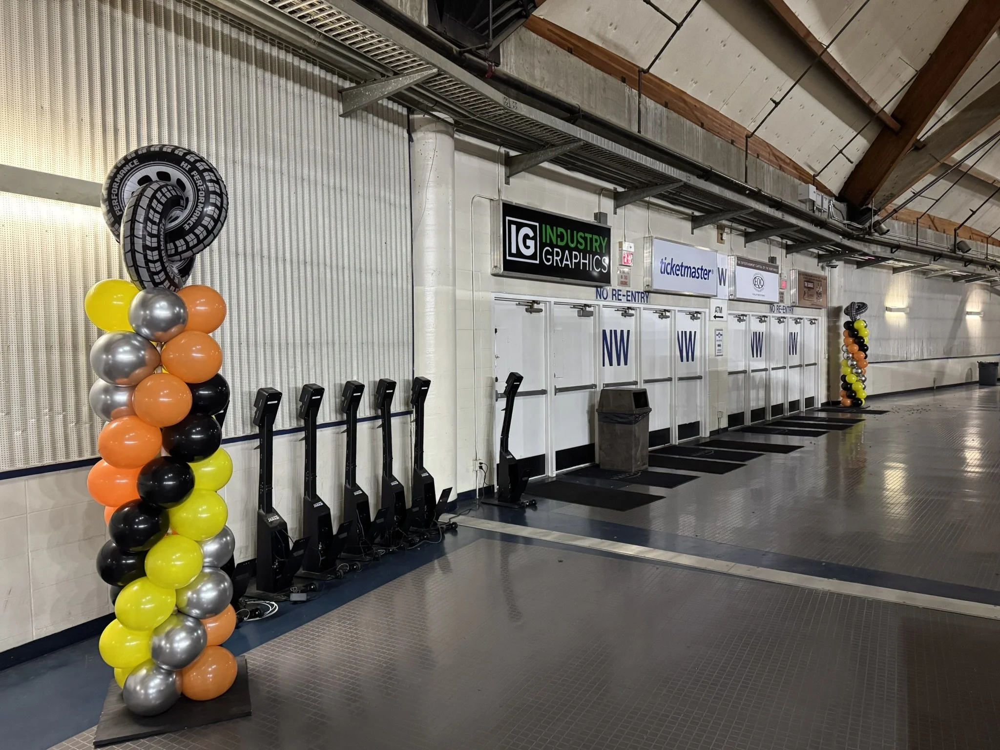 balloon-decor-tacoma-tires-trucks-auto-orange-black-yellow-silver.JPEG
