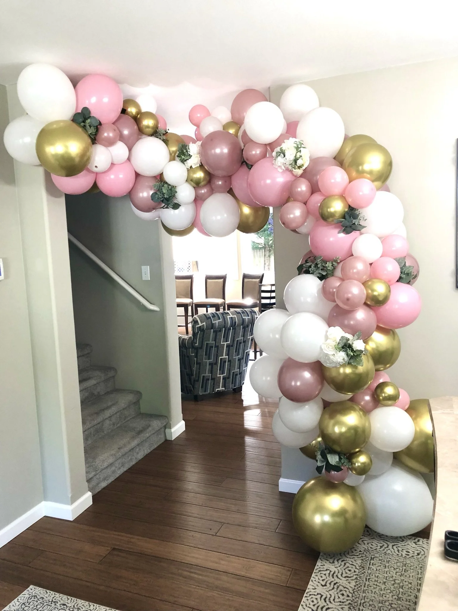 balloon-garland-party-decor-kent-auburn-pink-gold-white.JPEG