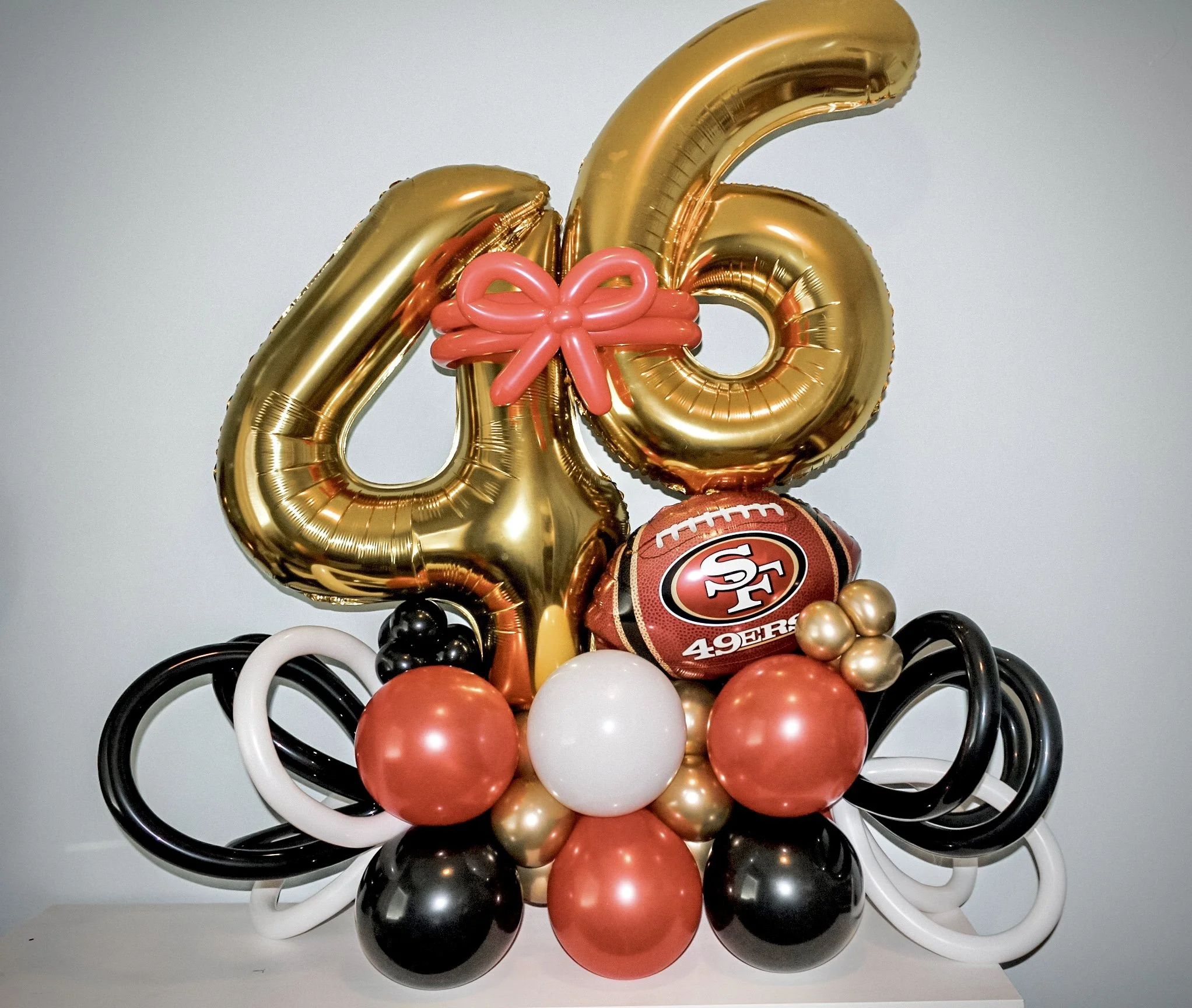 balloon-gift-bundle-football-49ers-puyallup-event-decor.JPEG