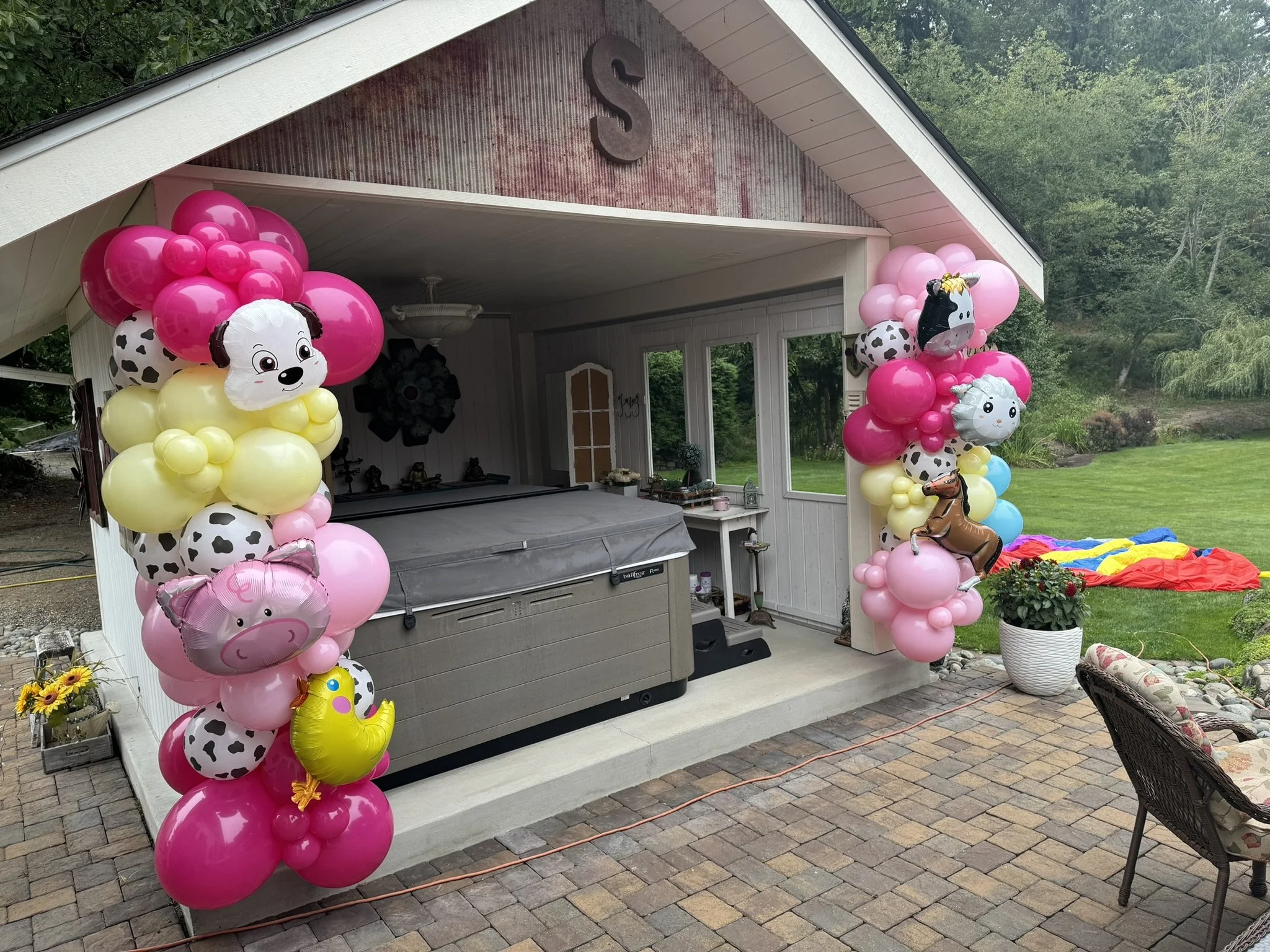 childrens-birthday-party-balloon-decor-puyallup-puppy-pink-dalmation.JPEG