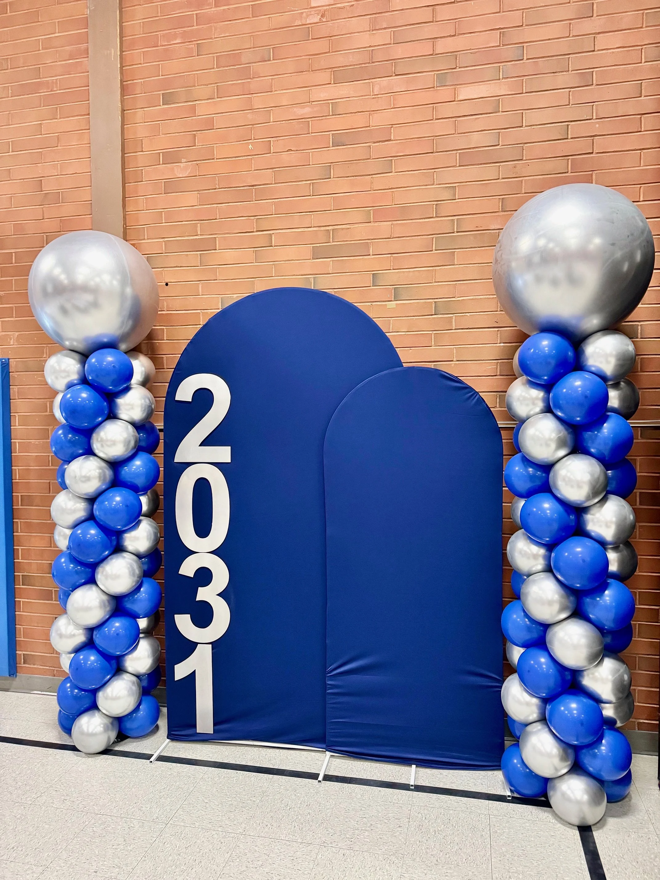 school-balloon-decorations-backdrop-tacoma-blue-panels.jpg