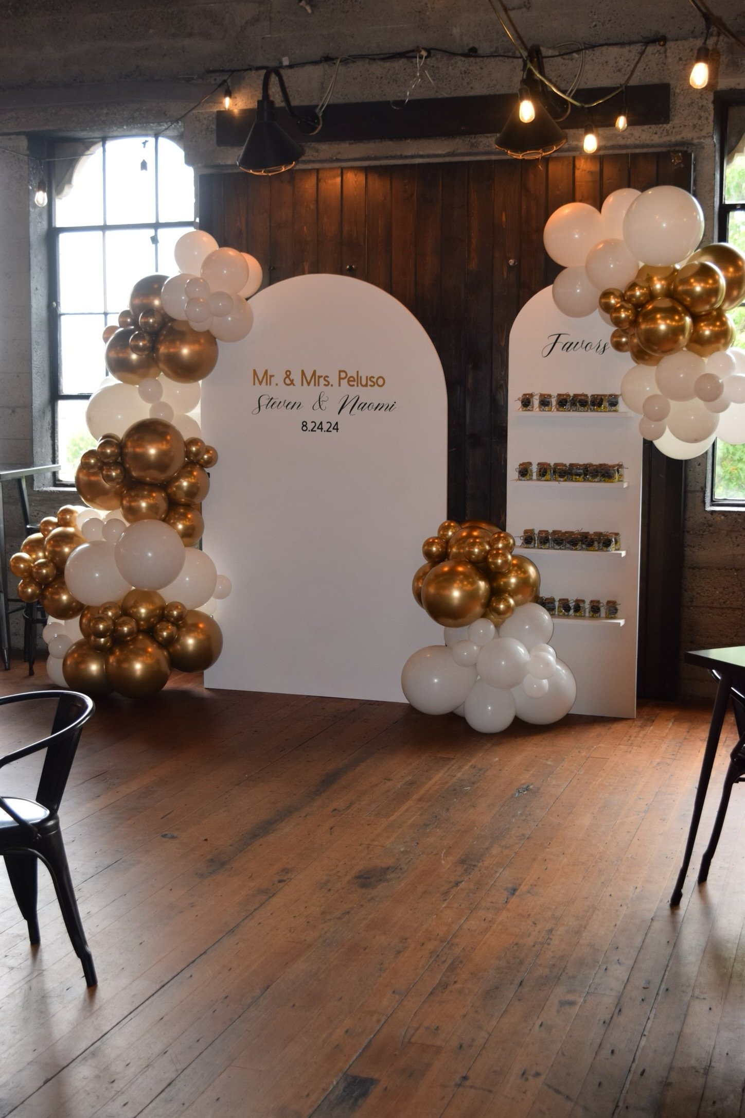 wedding-custom-panel-backdrop-balloon-garland-decor-tacoma-white-gold.JPEG
