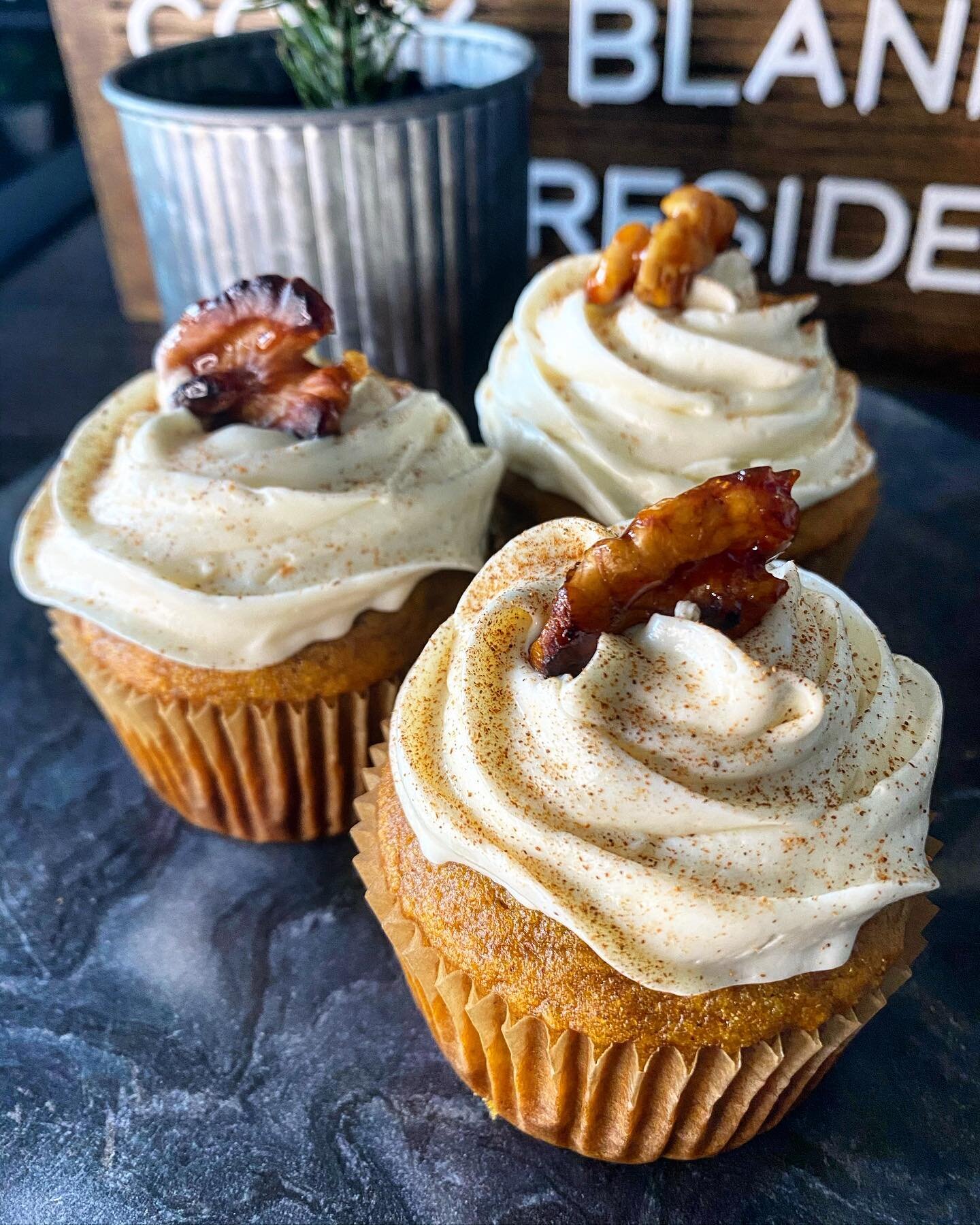 Next week we will be offering our Pumpkin Cupcakes with Cream Cheese frosting! This will definitely fulfill your pumpkin spice craving 😋 These cupcakes are made with real pumpkin and topped with our homemade cinnamon cream cheese frosting. Yumm!

 W